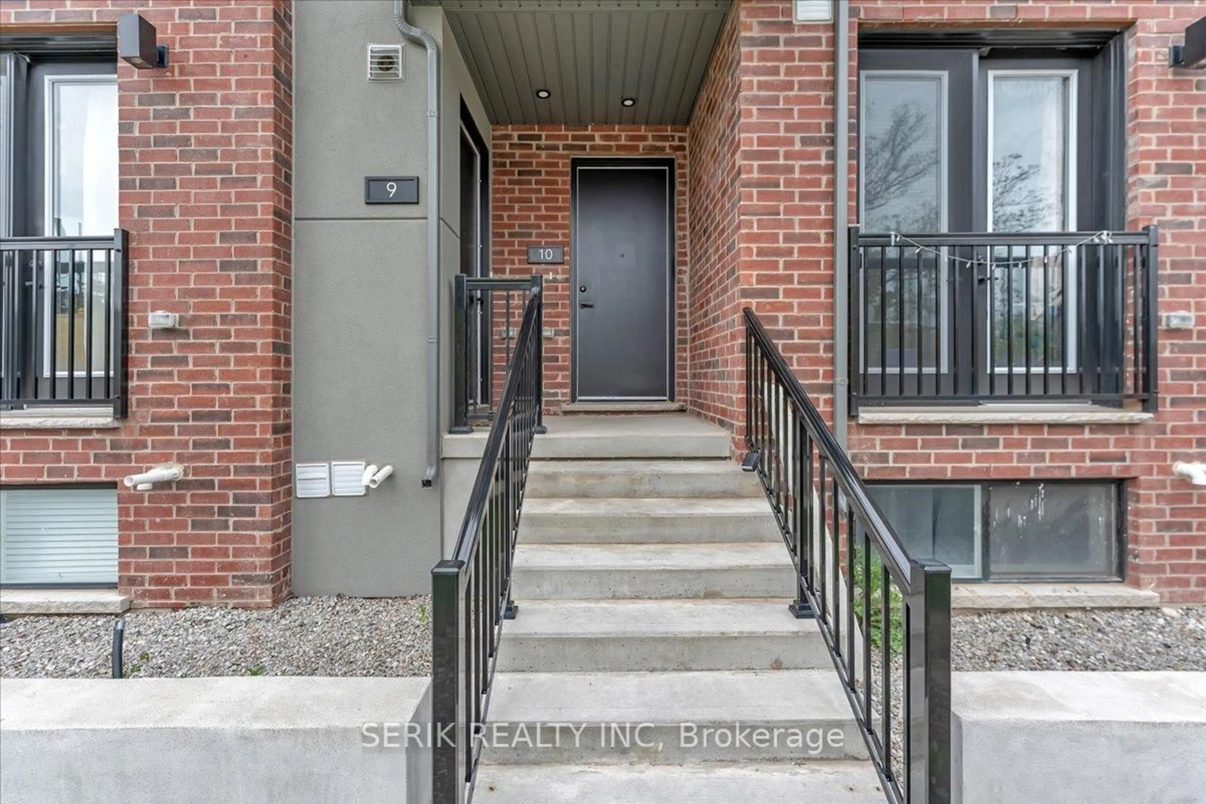 Indoor entryway for 99 Roger St #10, Waterloo Ontario N2J 1A4