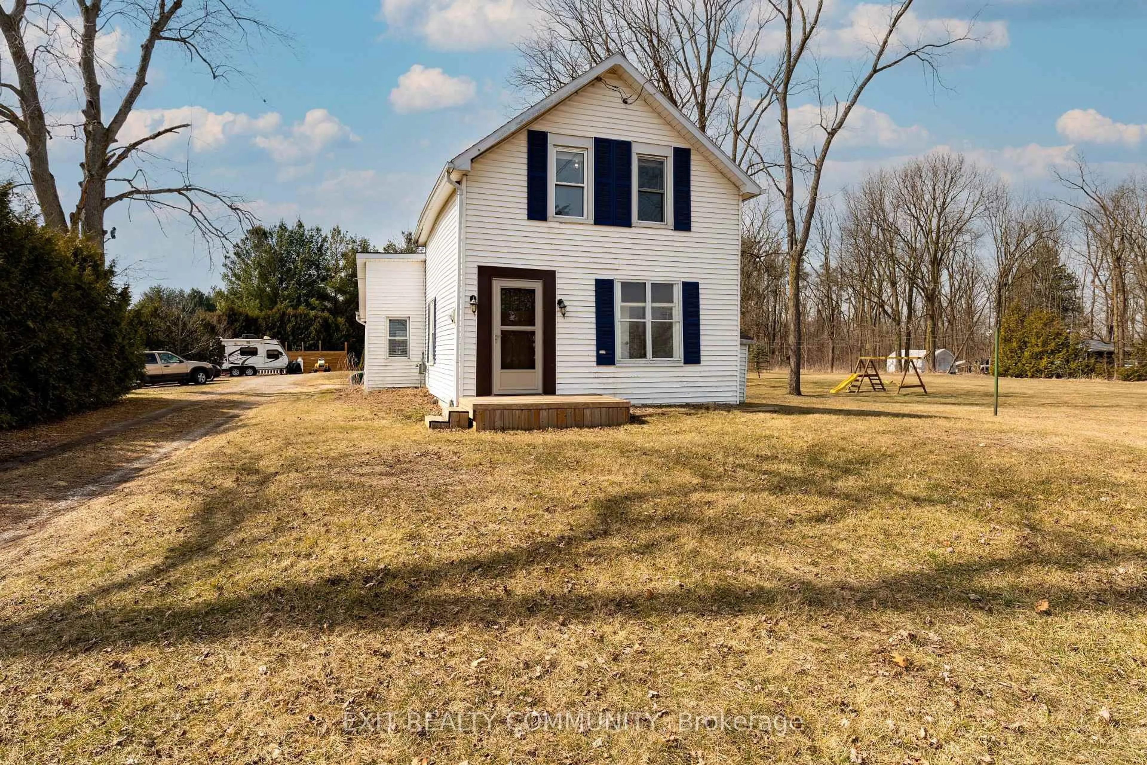 A pic from outside/outdoor area/front of a property/back of a property/a pic from drone, street for 30060 West Bothwell Rd, Chatham-Kent Ontario N0P 1C0