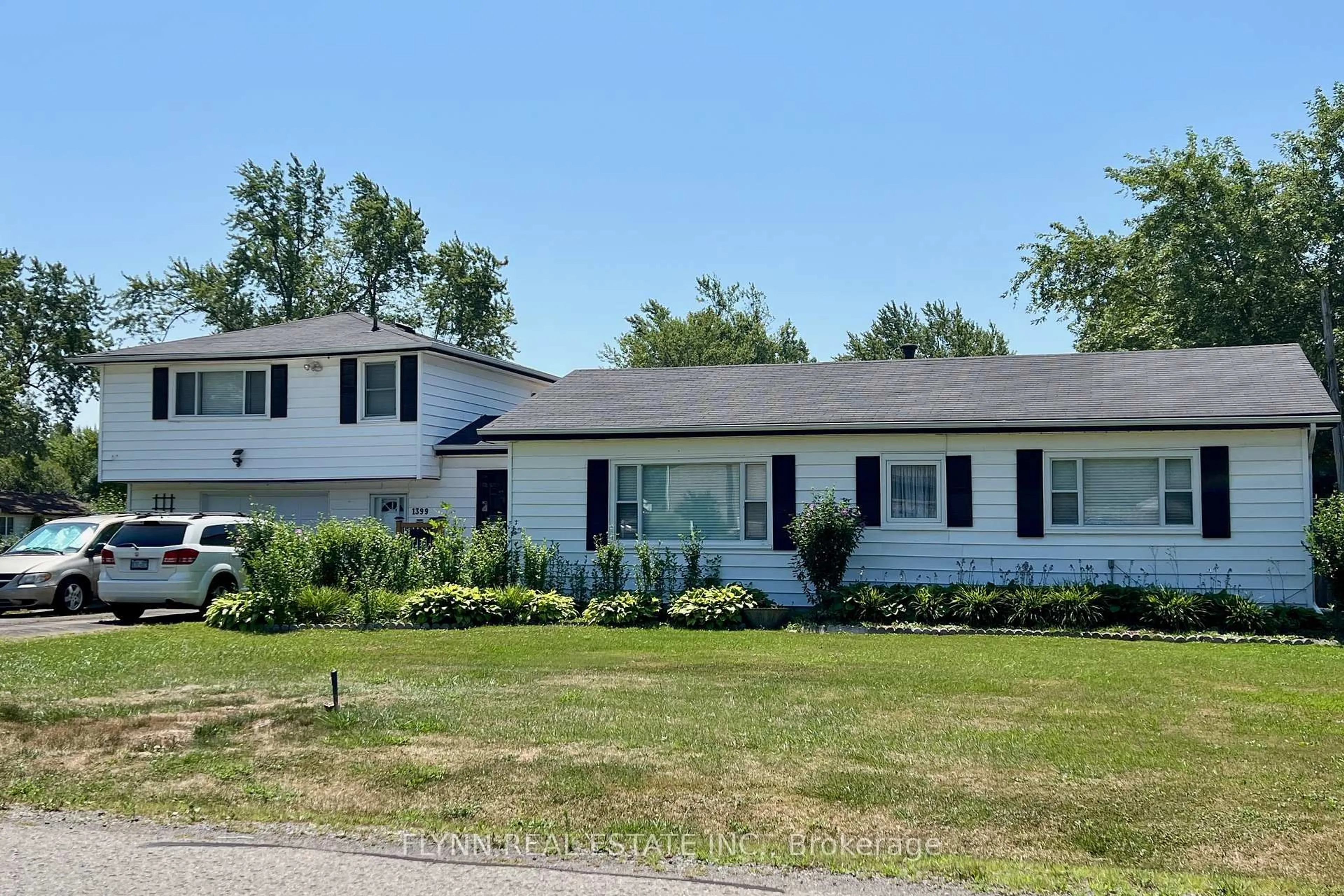 Home with vinyl exterior material, street for 1399 PHILLIPS St, Fort Erie Ontario L2A 3C4