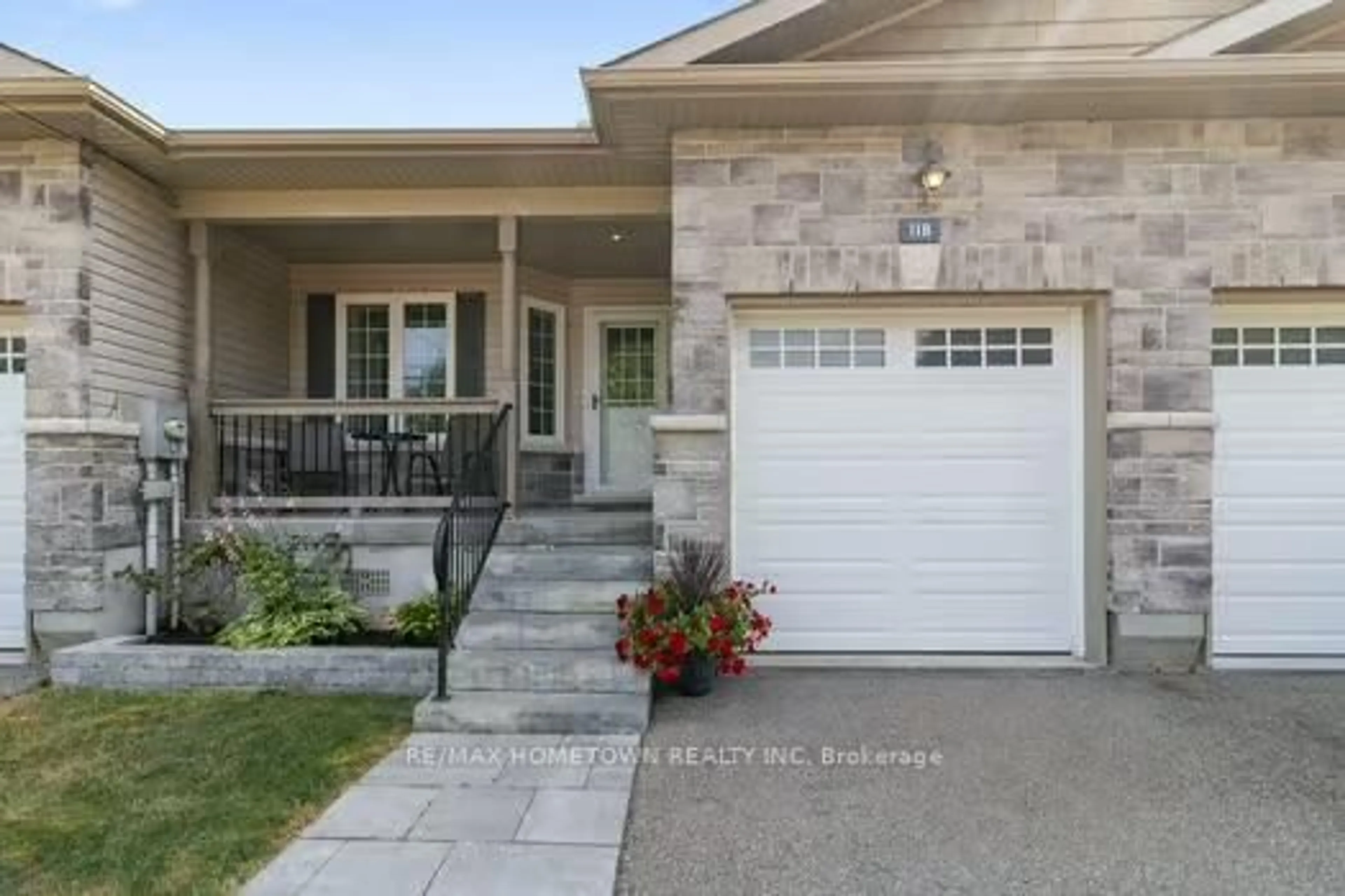 Unknown for 11B Centre St, Brockville Ontario K6V 5S6