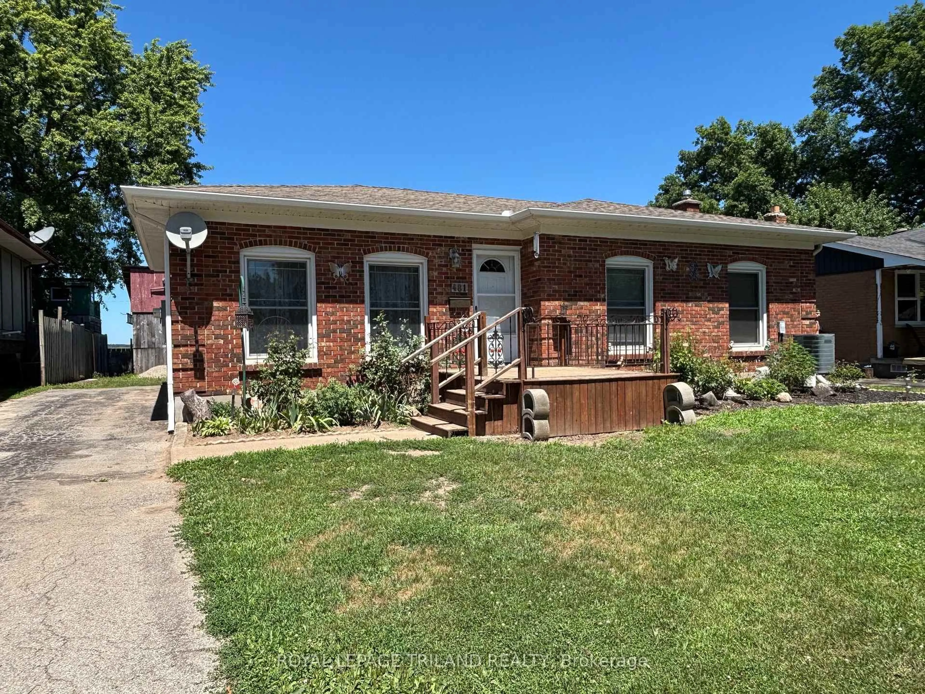Home with brick exterior material, street for 481 Maple St, Strathroy-Caradoc Ontario N7G 3M9
