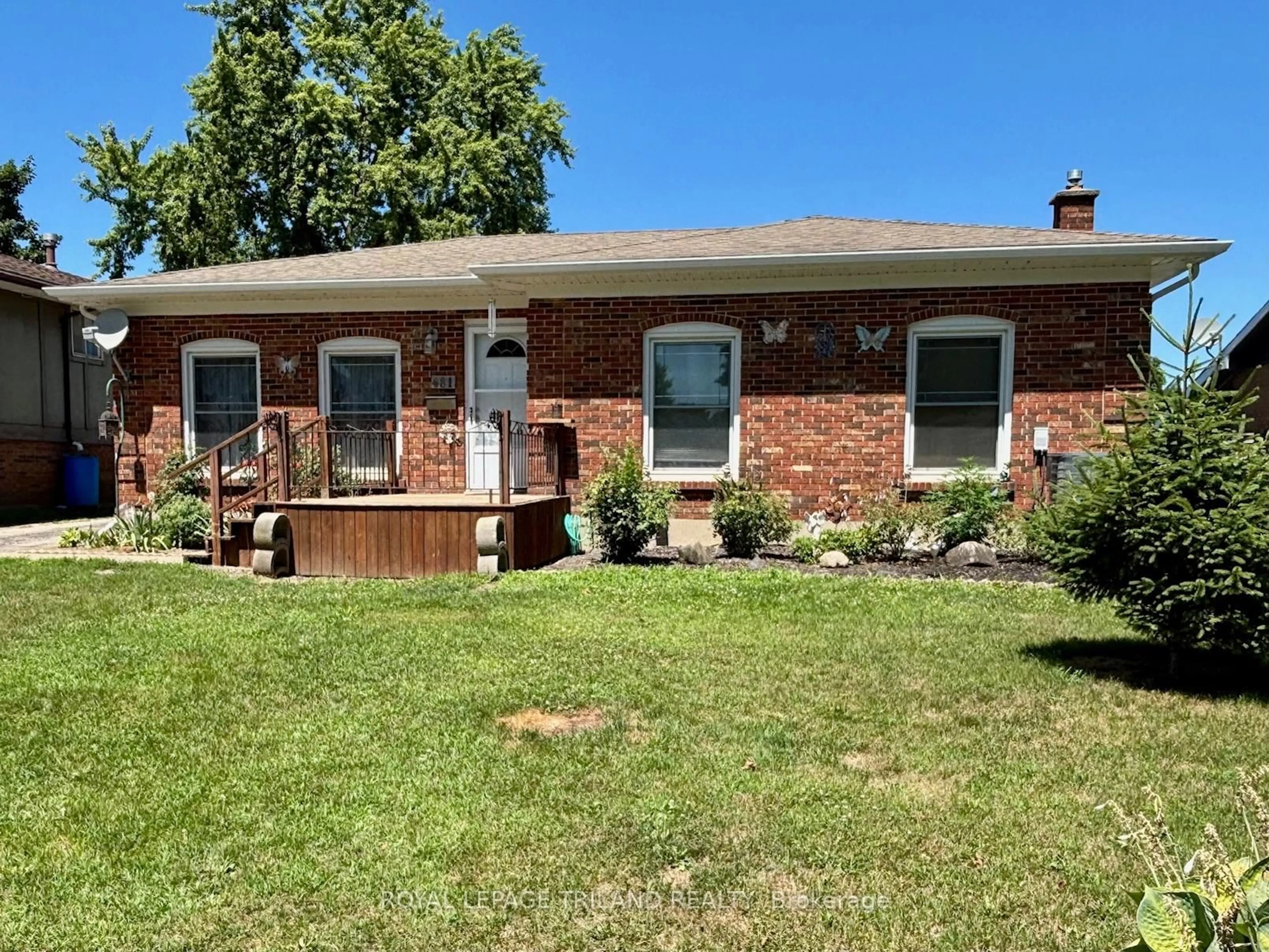 Home with brick exterior material, street for 481 Maple St, Strathroy-Caradoc Ontario N7G 3M9