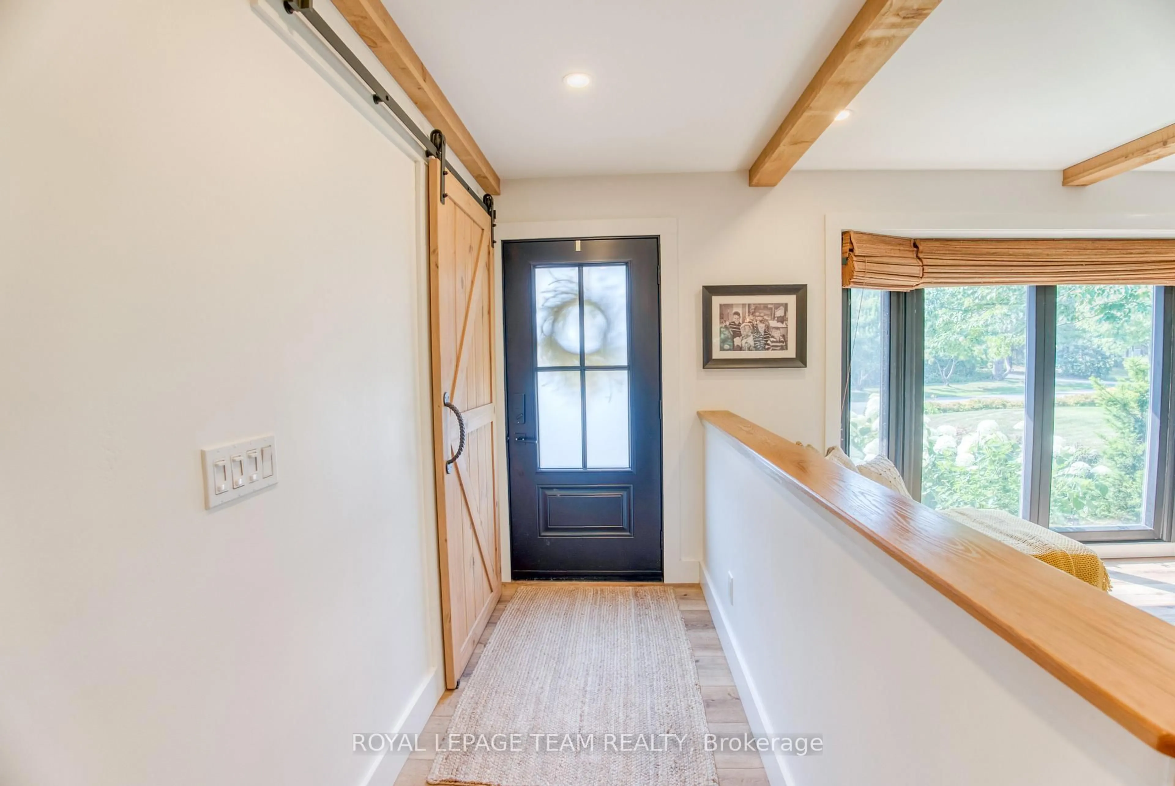 Indoor entryway for 221 Penfield Dr, Ottawa Ontario K2K 1M8