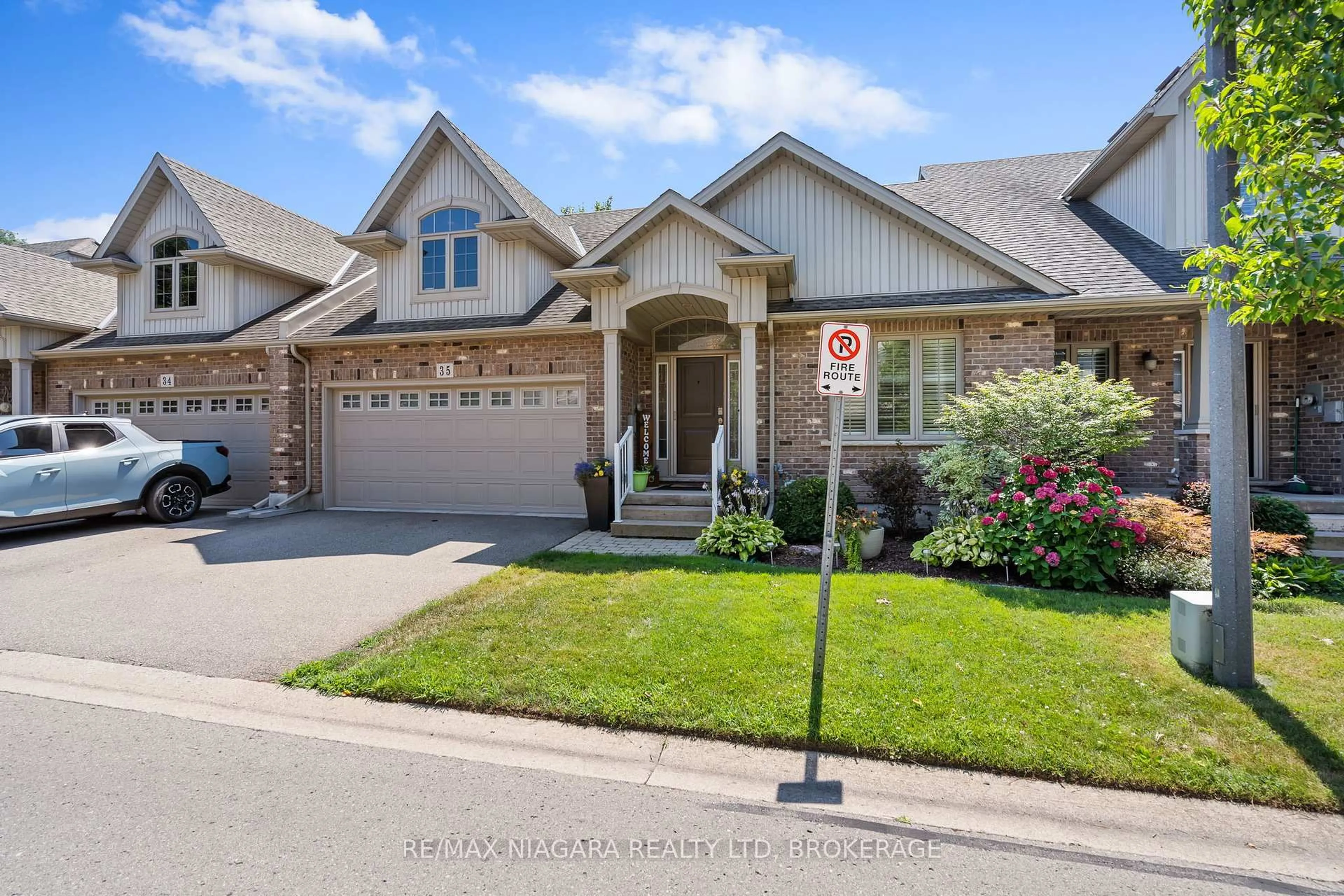 Home with brick exterior material, street for 7 GIBSON Pl #35, St. Catharines Ontario L2R 4H7
