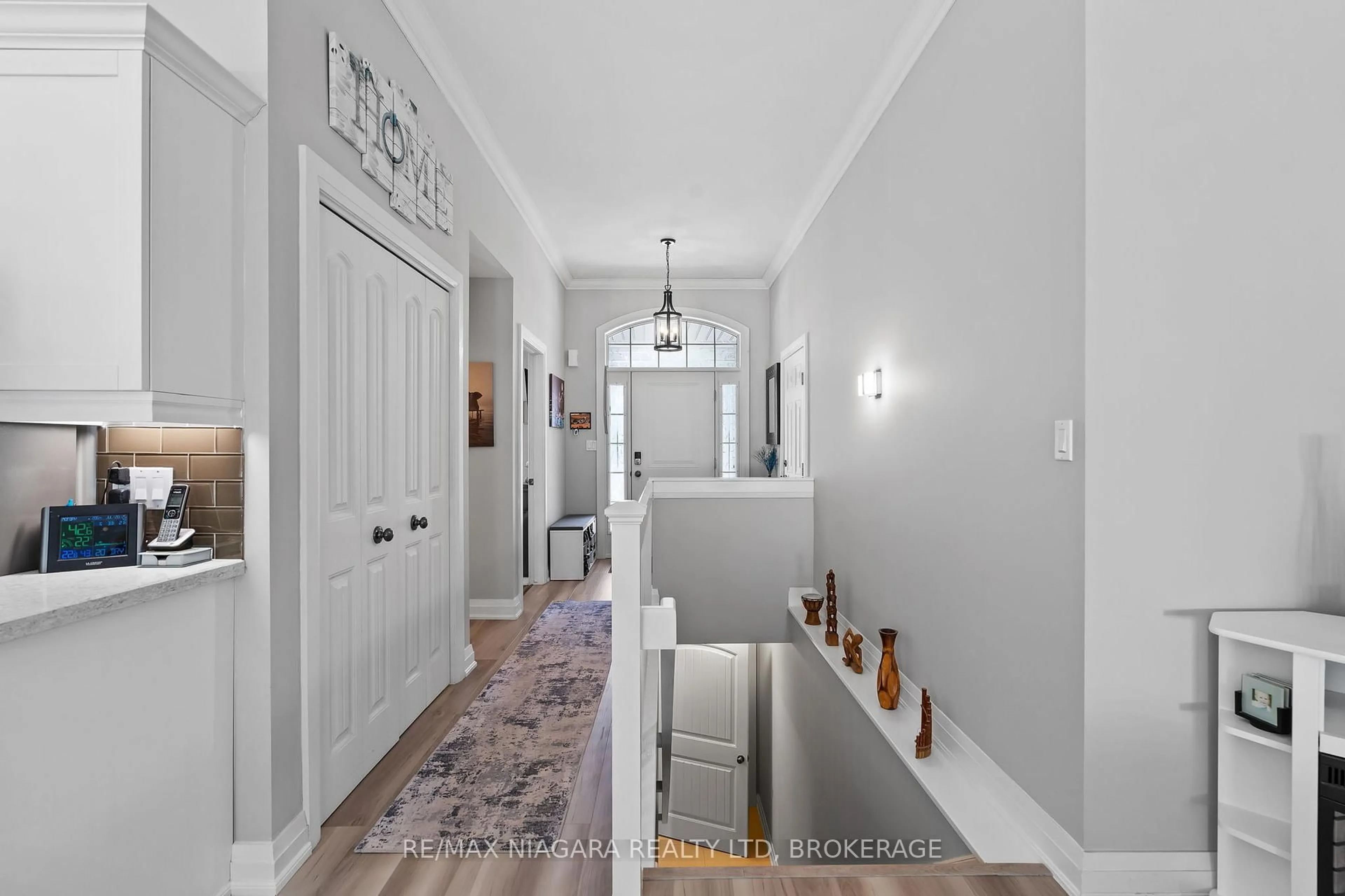 Indoor entryway for 7 GIBSON Pl #35, St. Catharines Ontario L2R 4H7