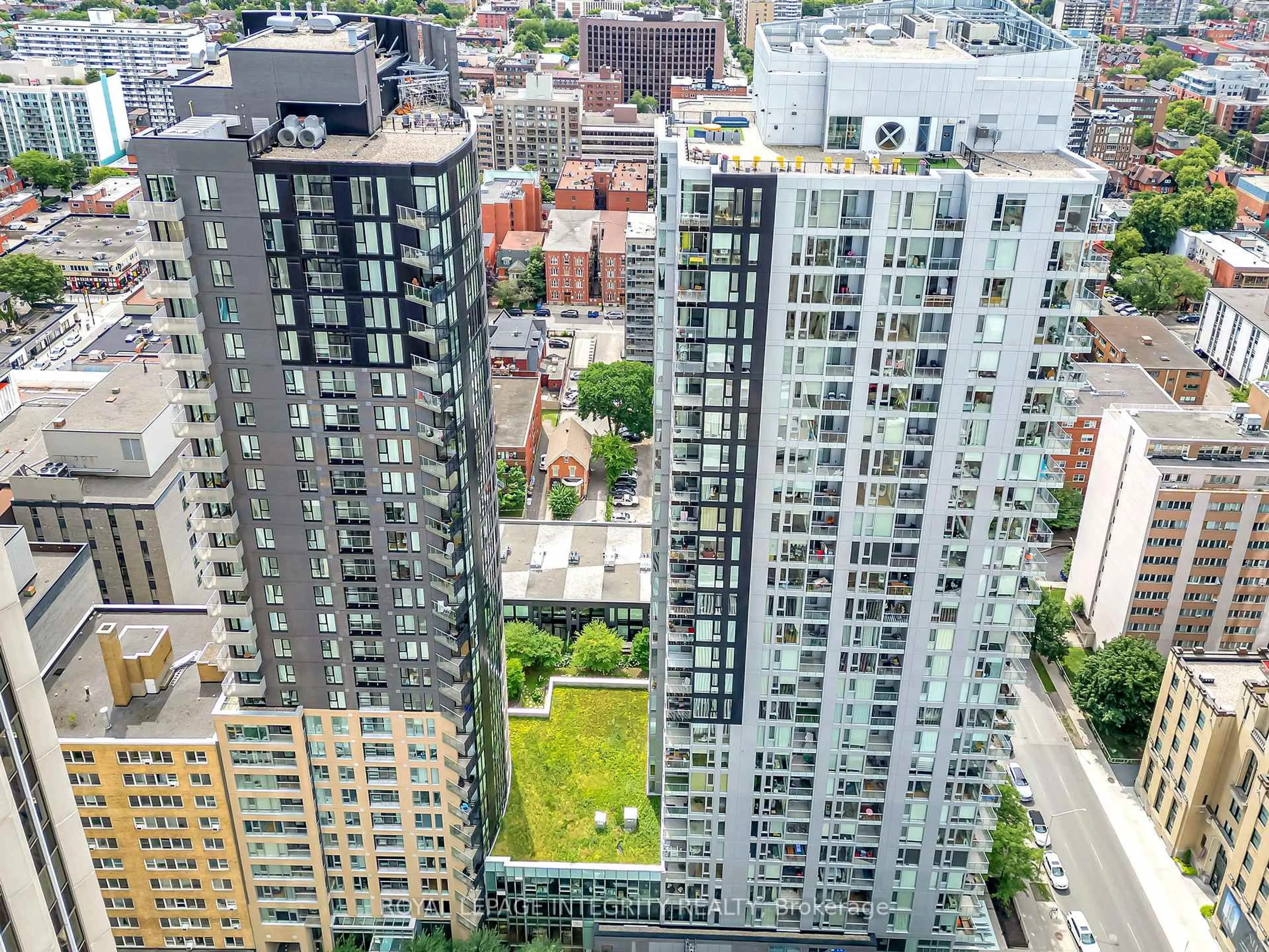 A pic from outside/outdoor area/front of a property/back of a property/a pic from drone, city buildings view from balcony for 179 Metcalfe St #1808, Ottawa Ontario K2P 1P7
