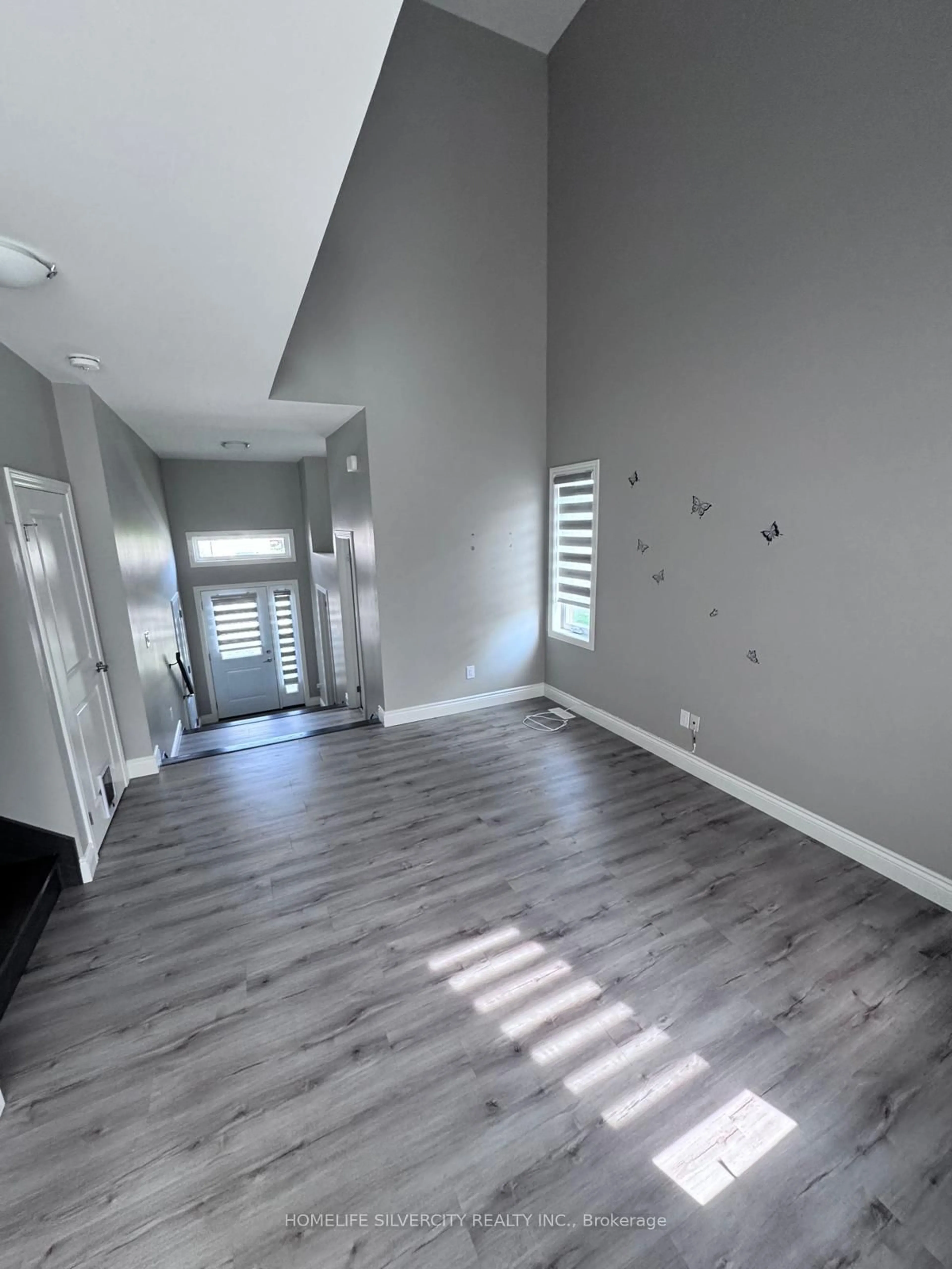 Indoor entryway for 4149 Bonaventure Dr, Greater Sudbury Ontario P3P 0E3