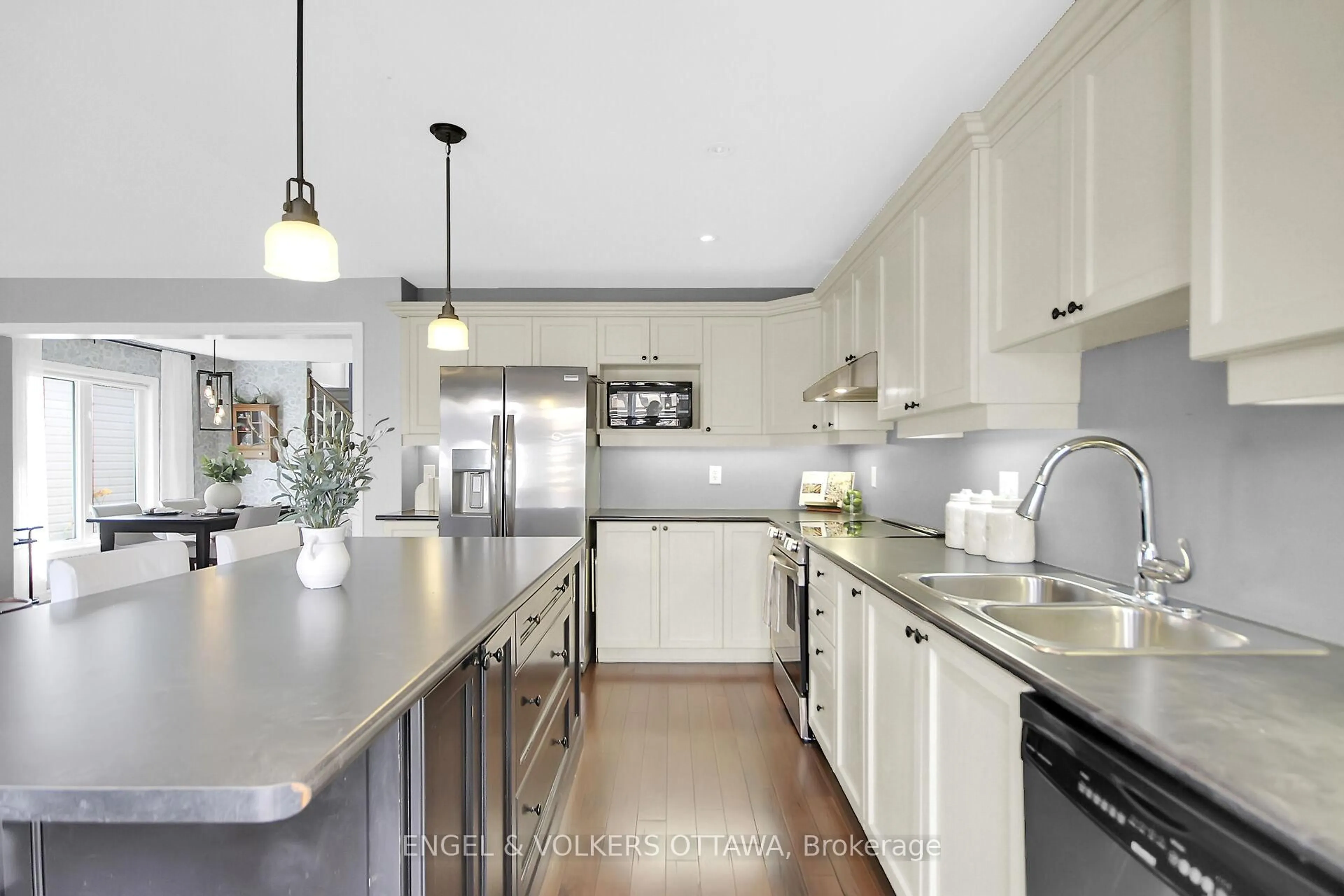Contemporary kitchen, ceramic/tile floor for 2784 Grand Canal St, Ottawa Ontario K2J 0T2