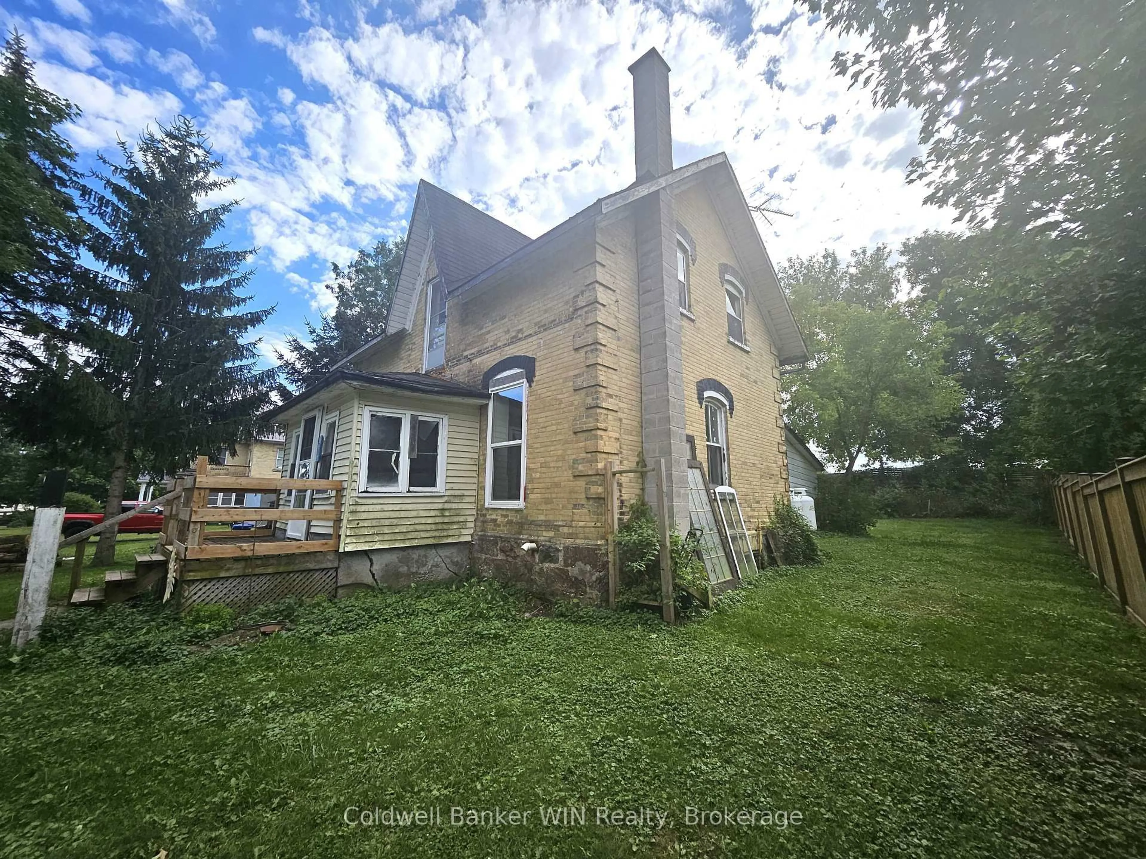 A pic from outside/outdoor area/front of a property/back of a property/a pic from drone, building for 392016 Grey 109 Rd, Southgate Ontario N0G 2A0