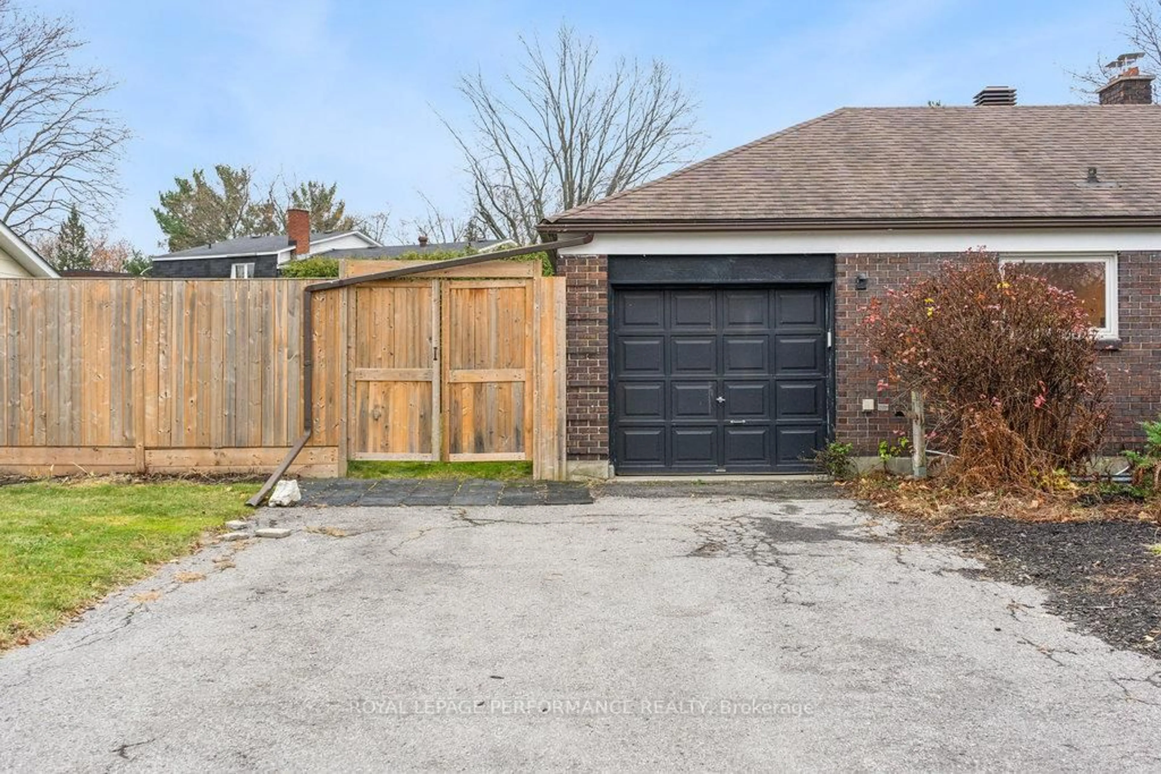 Unknown for 1932 Marquis Ave, Ottawa Ontario K1J 8J2