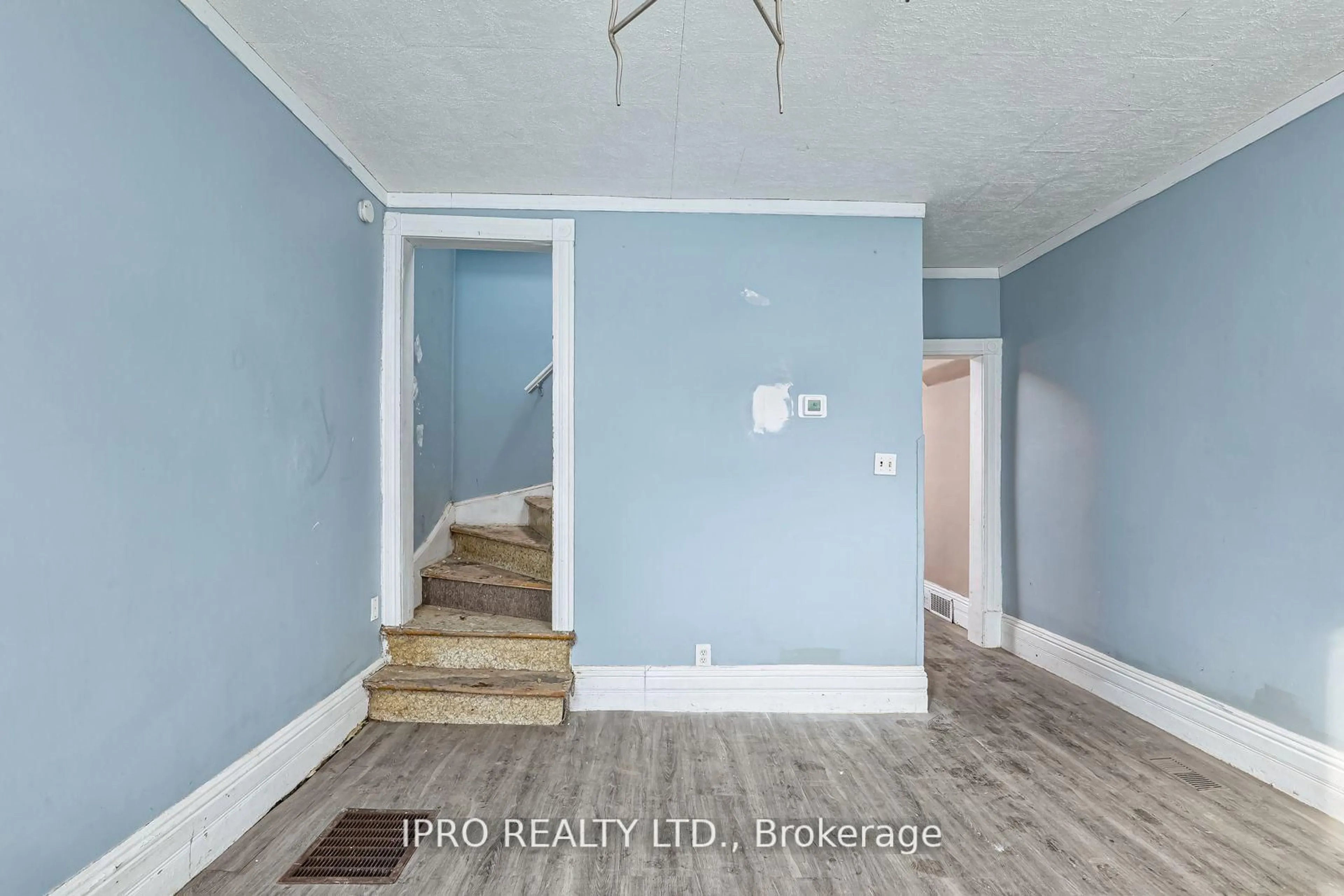 Unknown for 1083 3rd Avenue A E, Owen Sound Ontario N4K 2L1