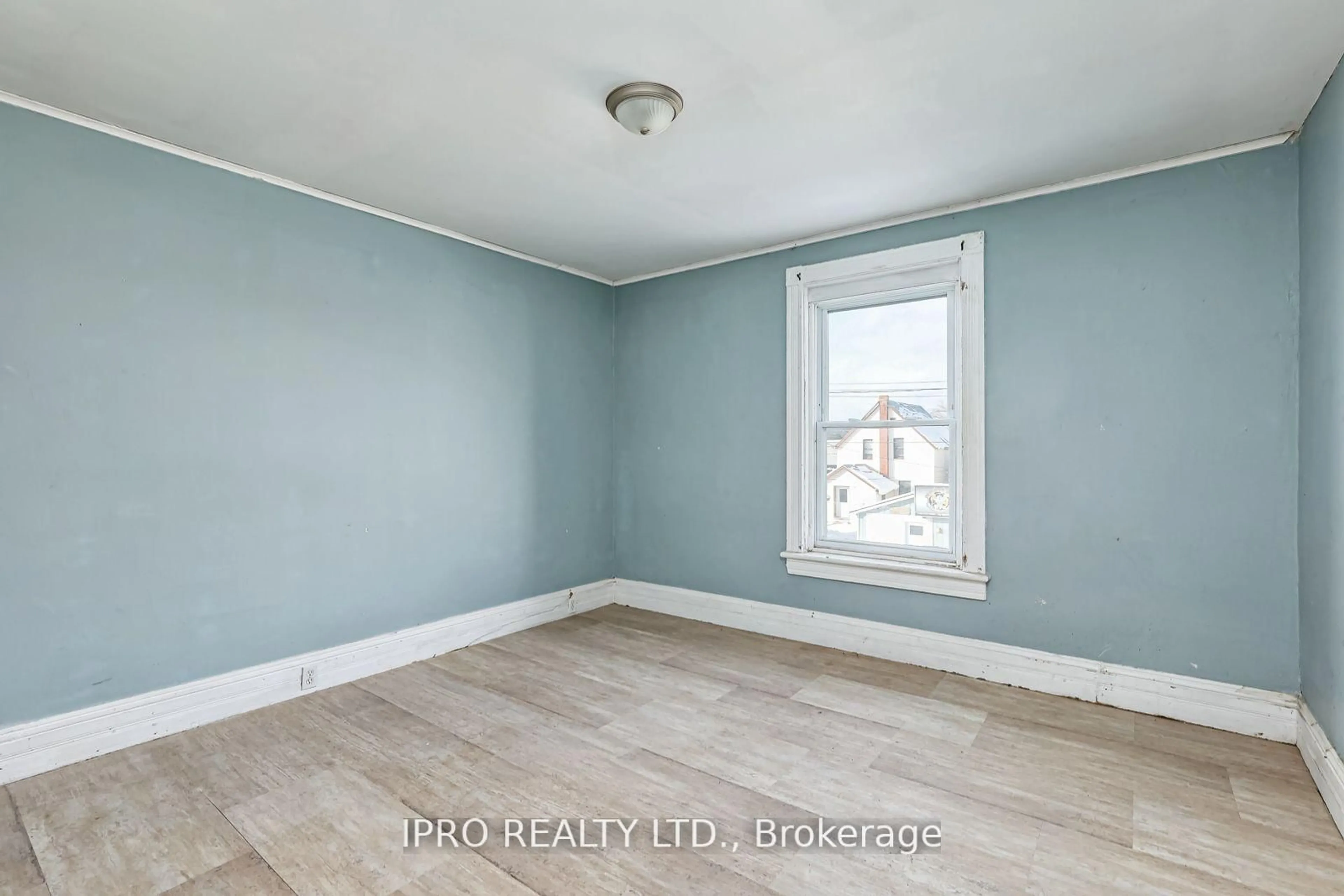 A pic of a room for 1083 3rd Avenue A E, Owen Sound Ontario N4K 2L1