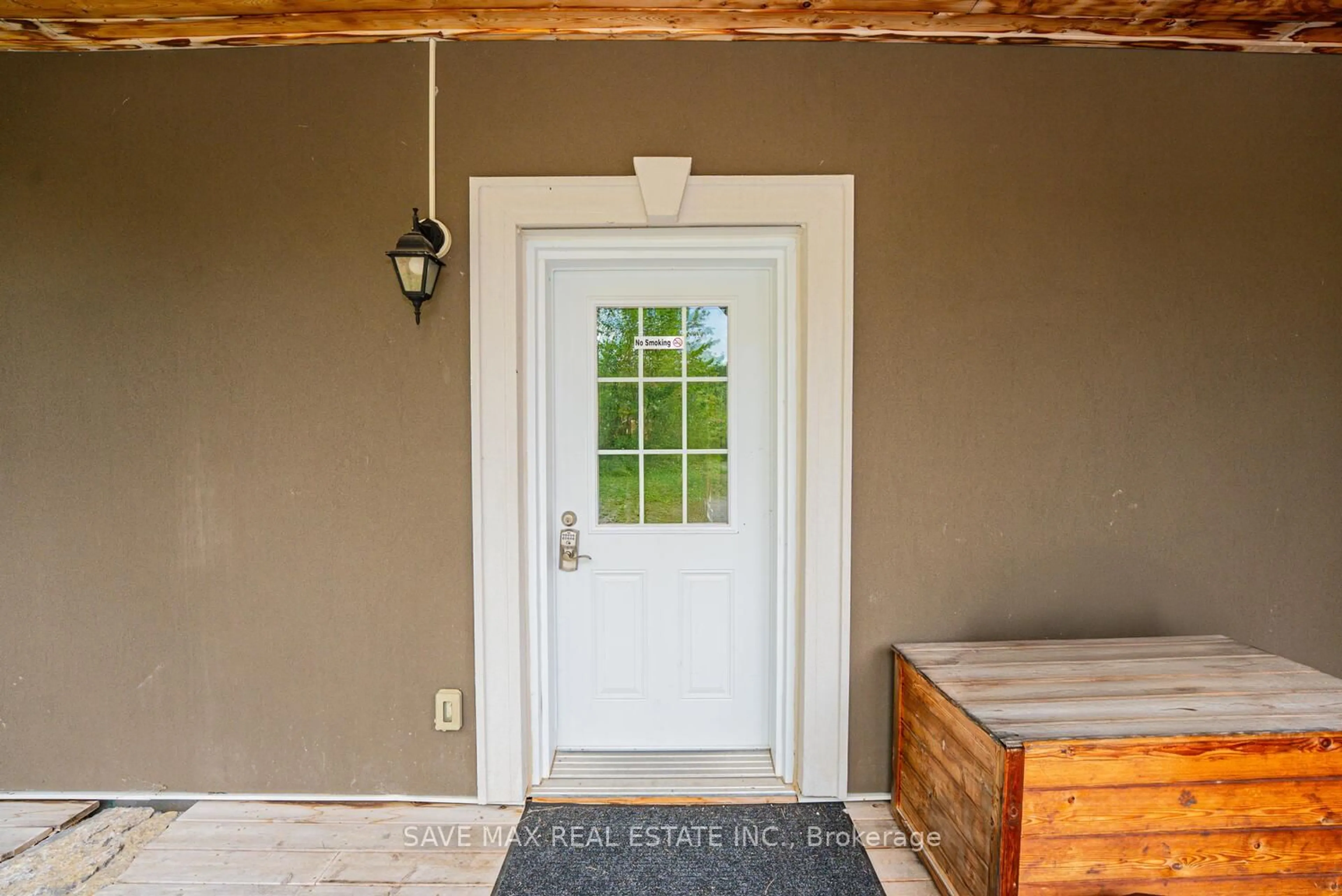 Indoor entryway for 44 Bass Lake Rd, Trent Lakes Ontario K0M 1A0