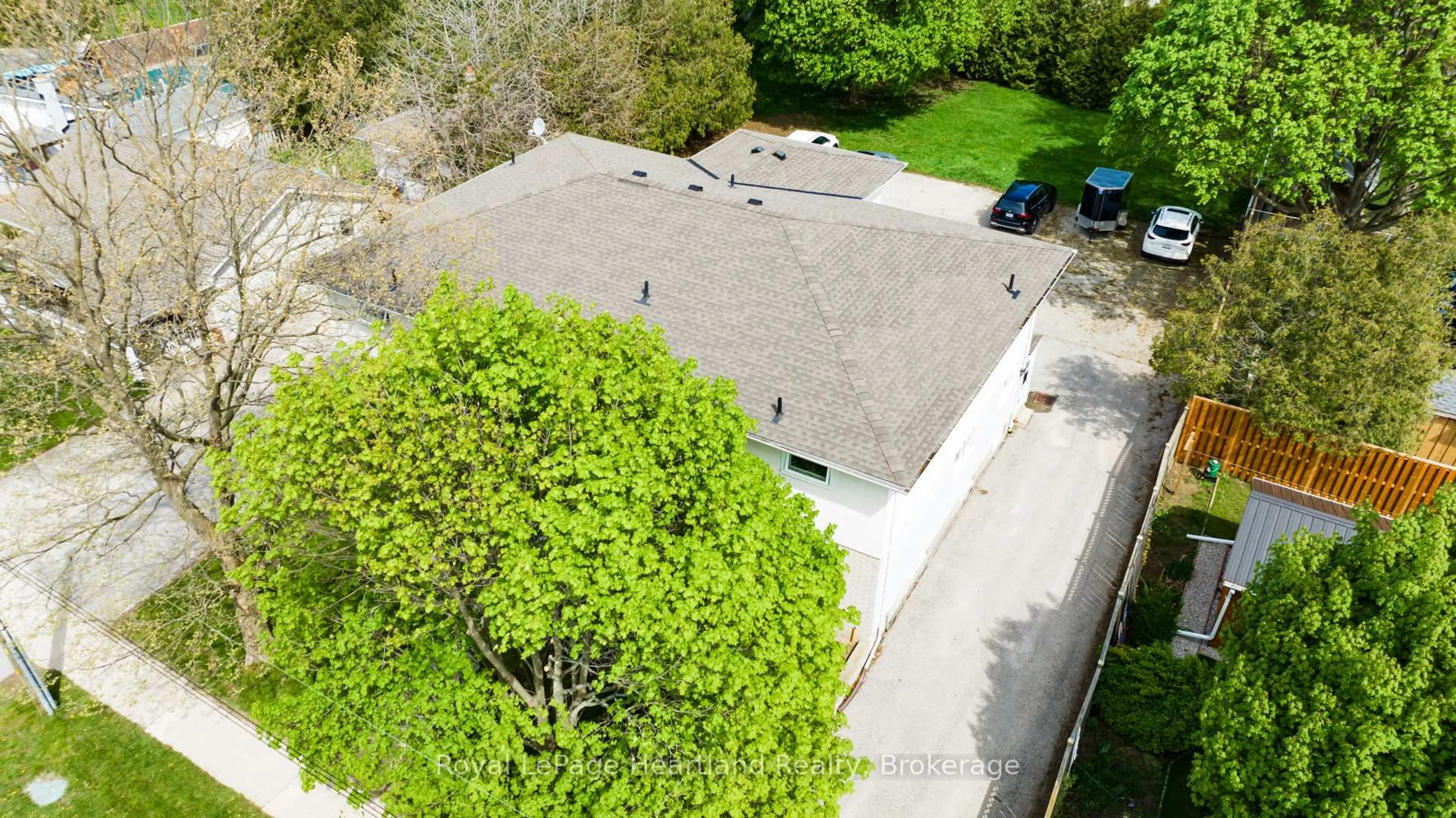 A pic from outside/outdoor area/front of a property/back of a property/a pic from drone, street for 194 BENNETT St, Goderich Ontario N7A 1X8