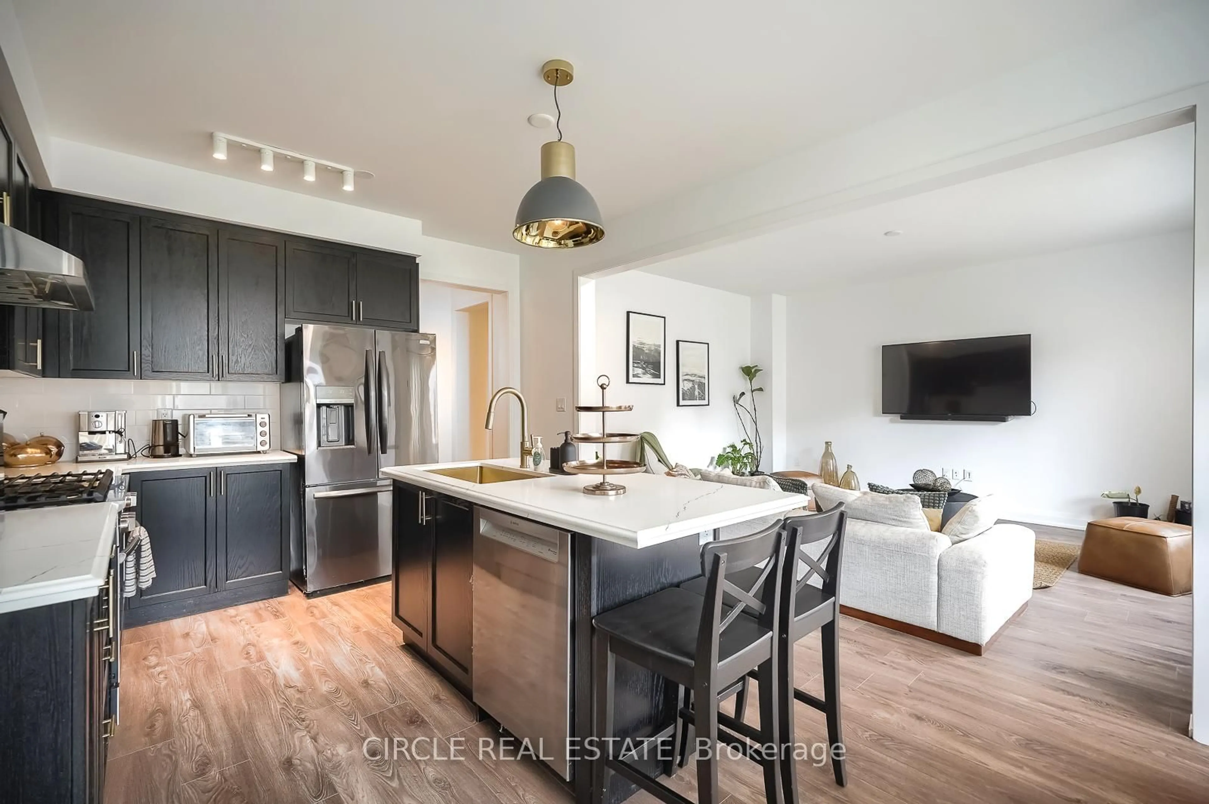 Open concept kitchen, unknown for 109 Sunflower Cres, Thorold Ontario L3B 0L1