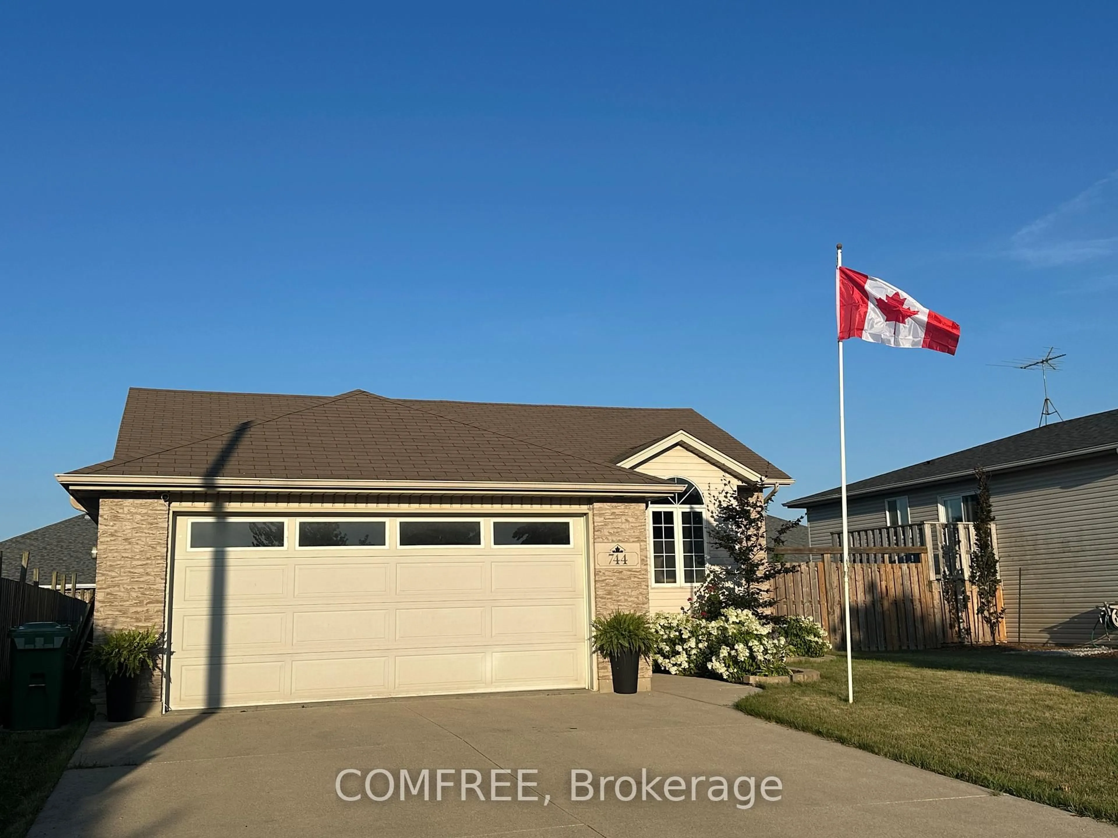 Unknown for 744 Richmond St, Amherstburg Ontario N9V 4A1