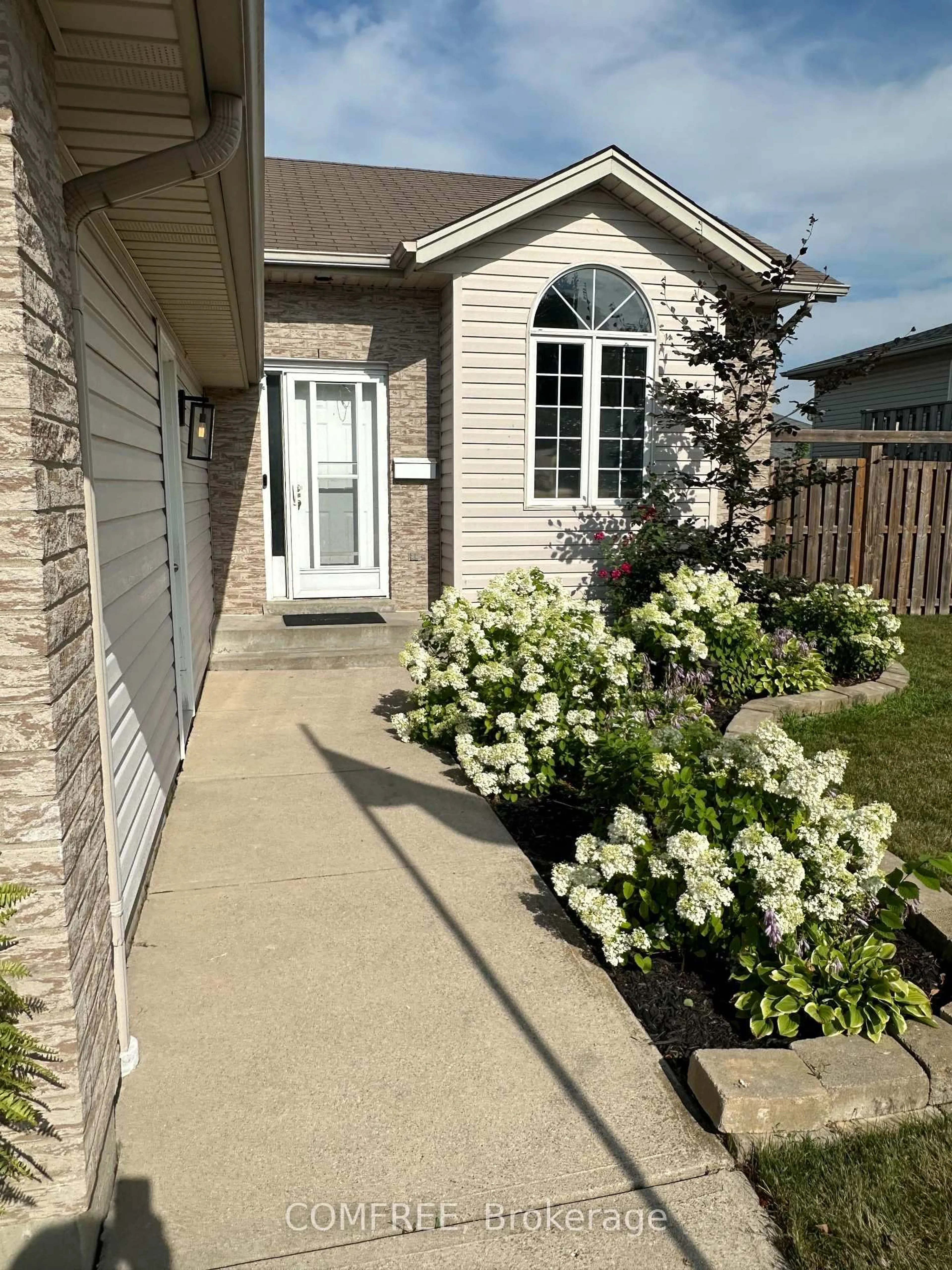Unknown for 744 Richmond St, Amherstburg Ontario N9V 4A1