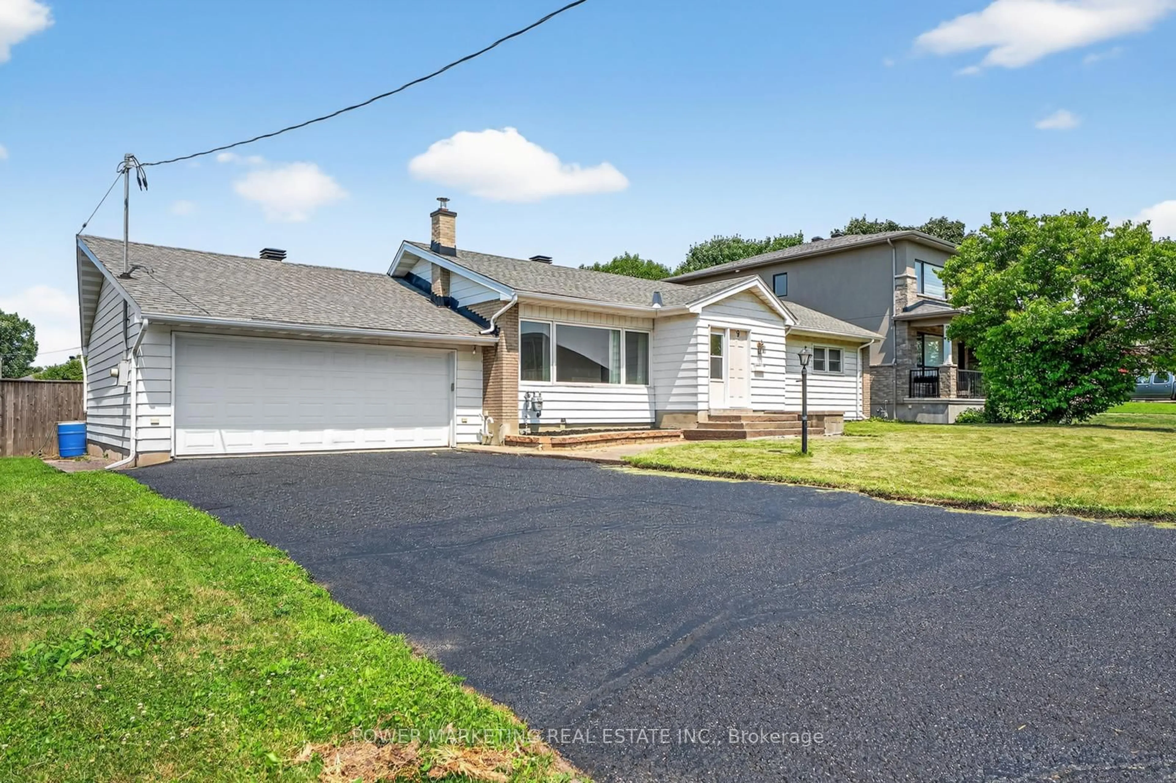 A pic from outside/outdoor area/front of a property/back of a property/a pic from drone, street for 9 Epworth Ave, Ottawa Ontario K2G 2L4