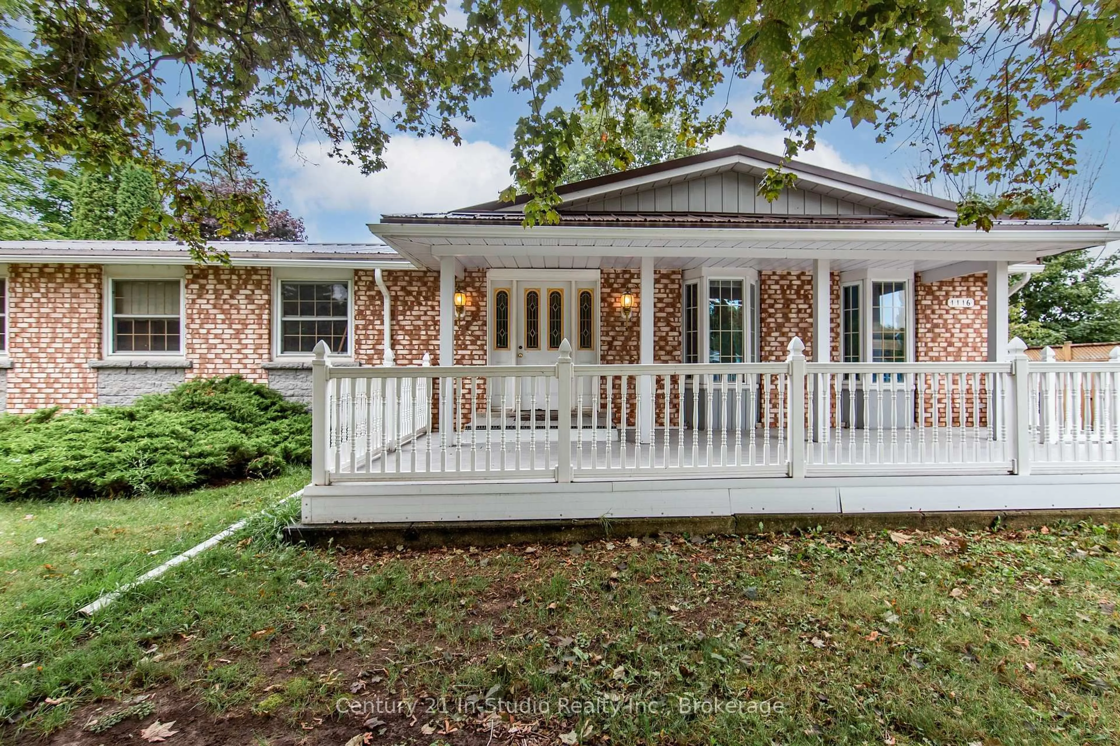 Home with vinyl exterior material, street for 1116 Milne Dr, Kincardine Ontario N2Z 1X4