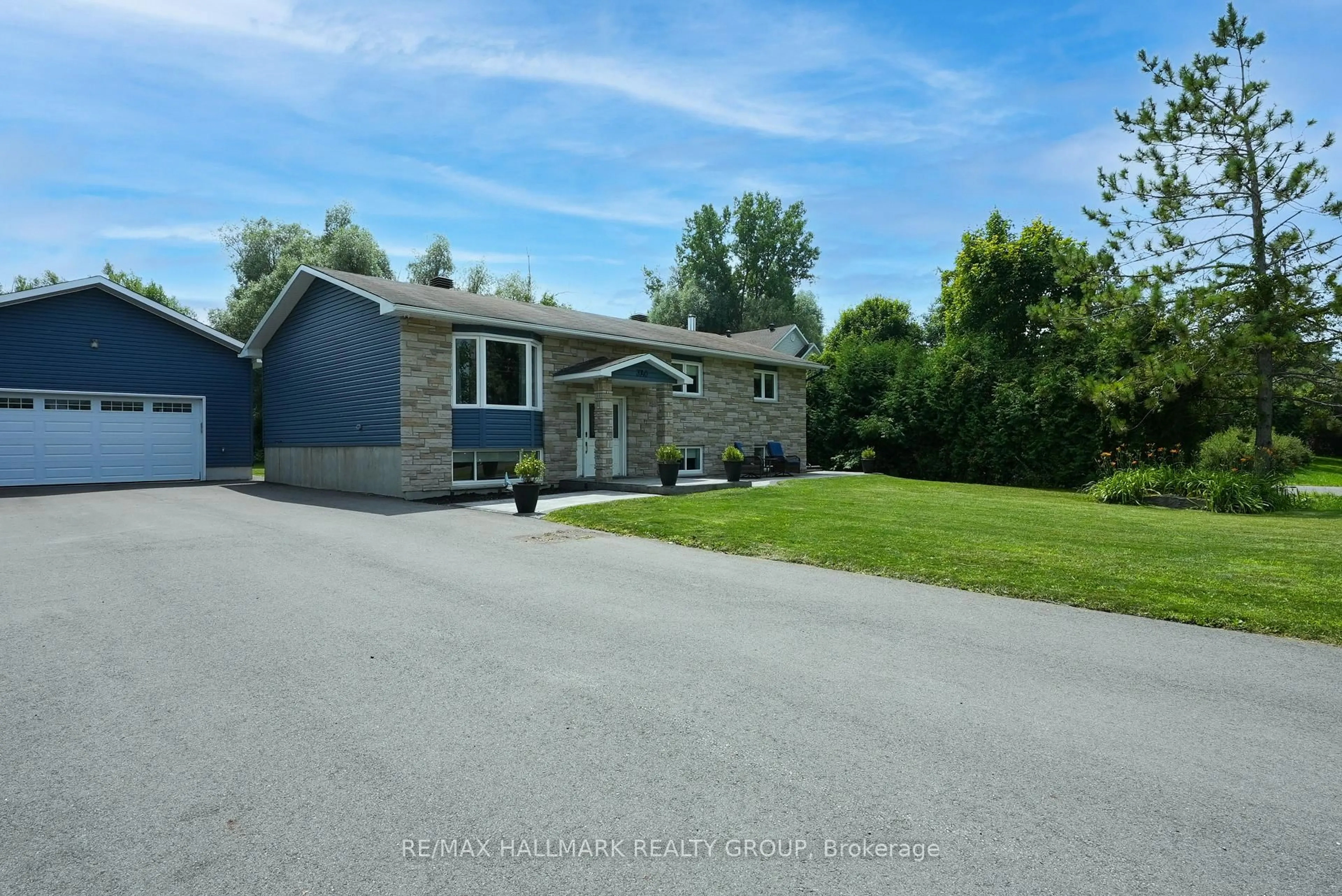 A pic from outside/outdoor area/front of a property/back of a property/a pic from drone, street for 3740 Louiseize Rd, Ottawa Ontario K1G 3N4