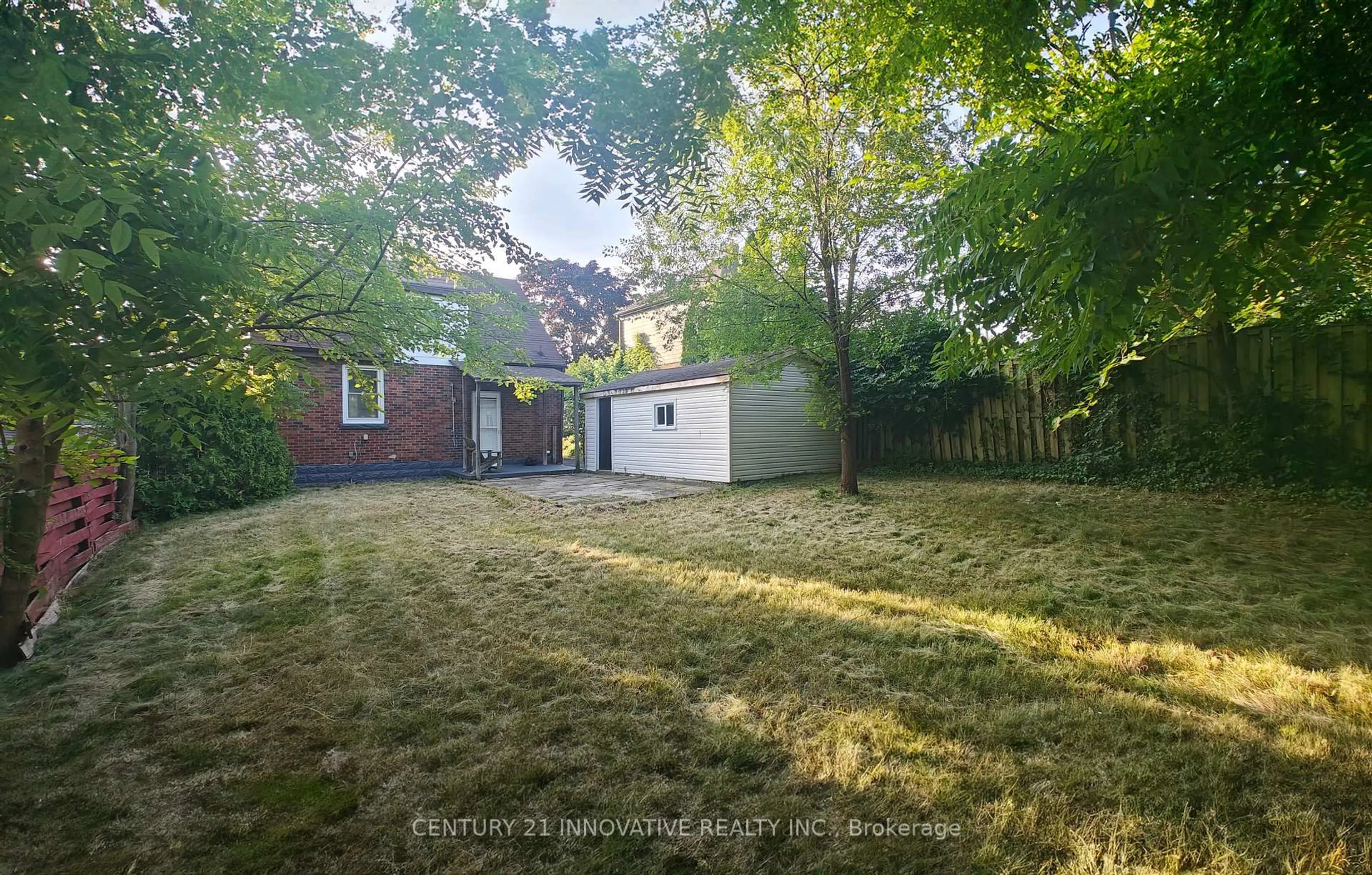 A pic from outside/outdoor area/front of a property/back of a property/a pic from drone, street for 5709 Hanan Ave, Niagara Falls Ontario L2G 4E7