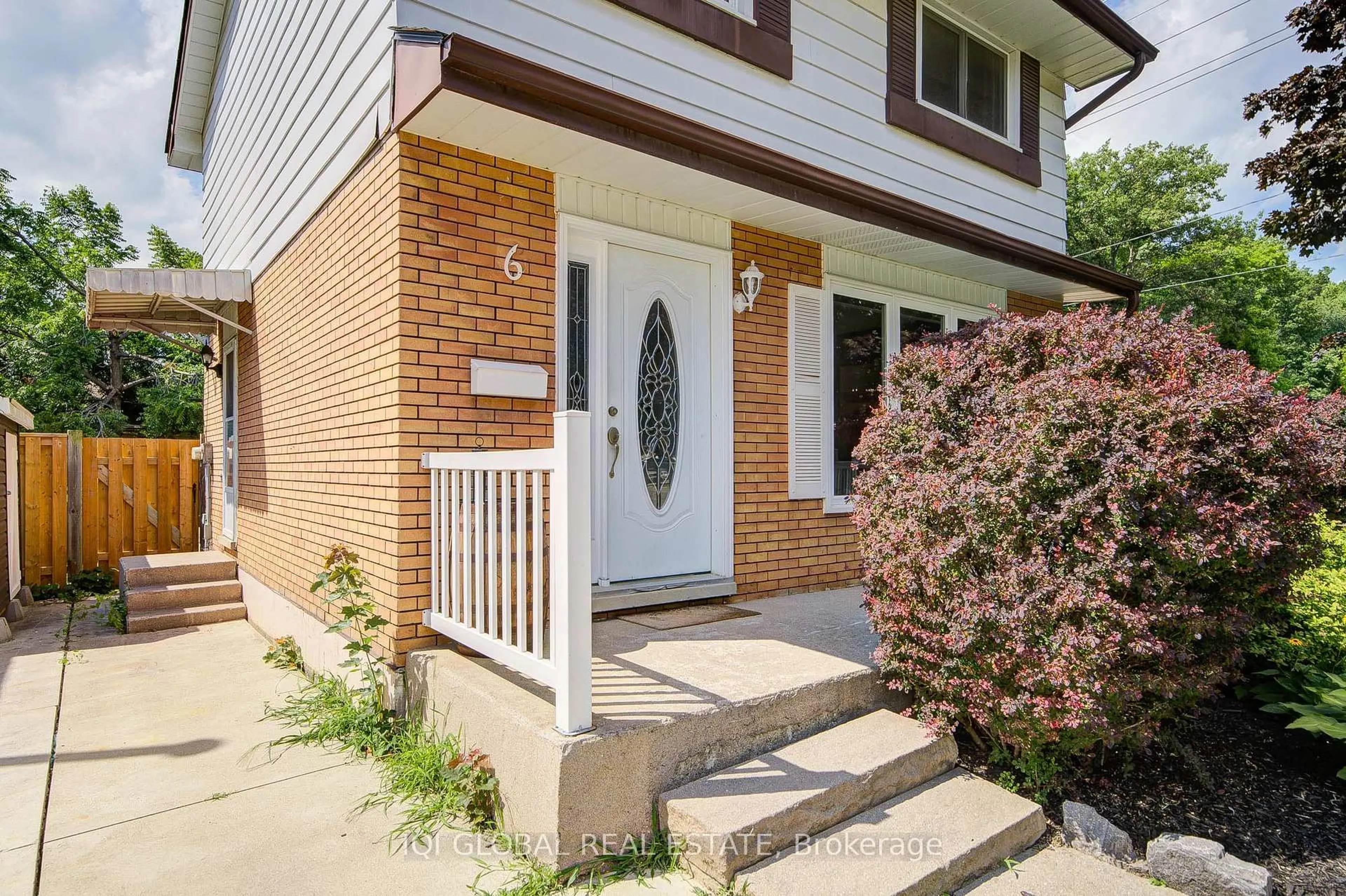 Home with brick exterior material, street for 6 Arrowhead Cres, Kitchener Ontario N2P 1B9
