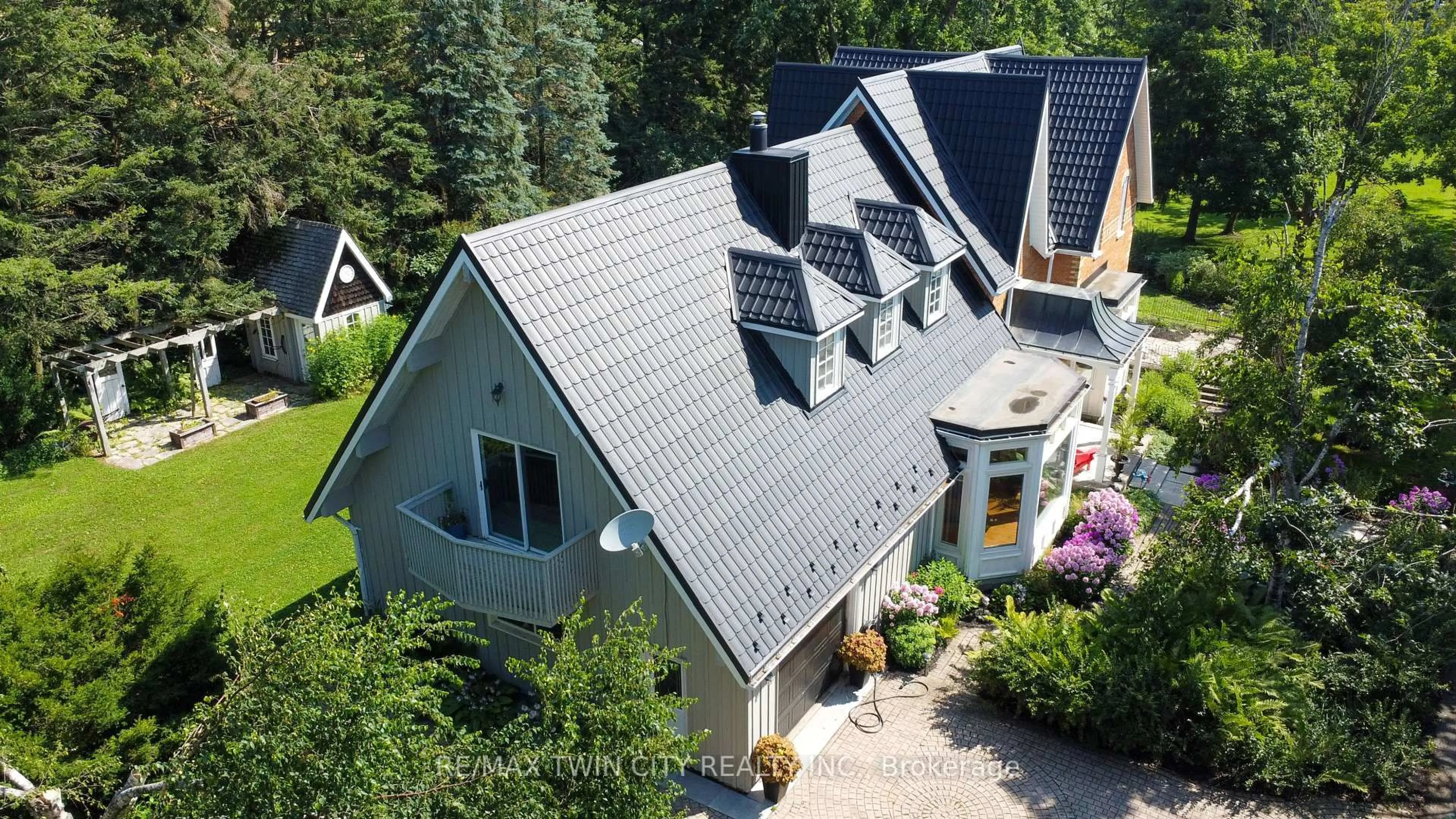 Home with vinyl exterior material, street for 478278 3rd Line, Melancthon Ontario L9V 1T7