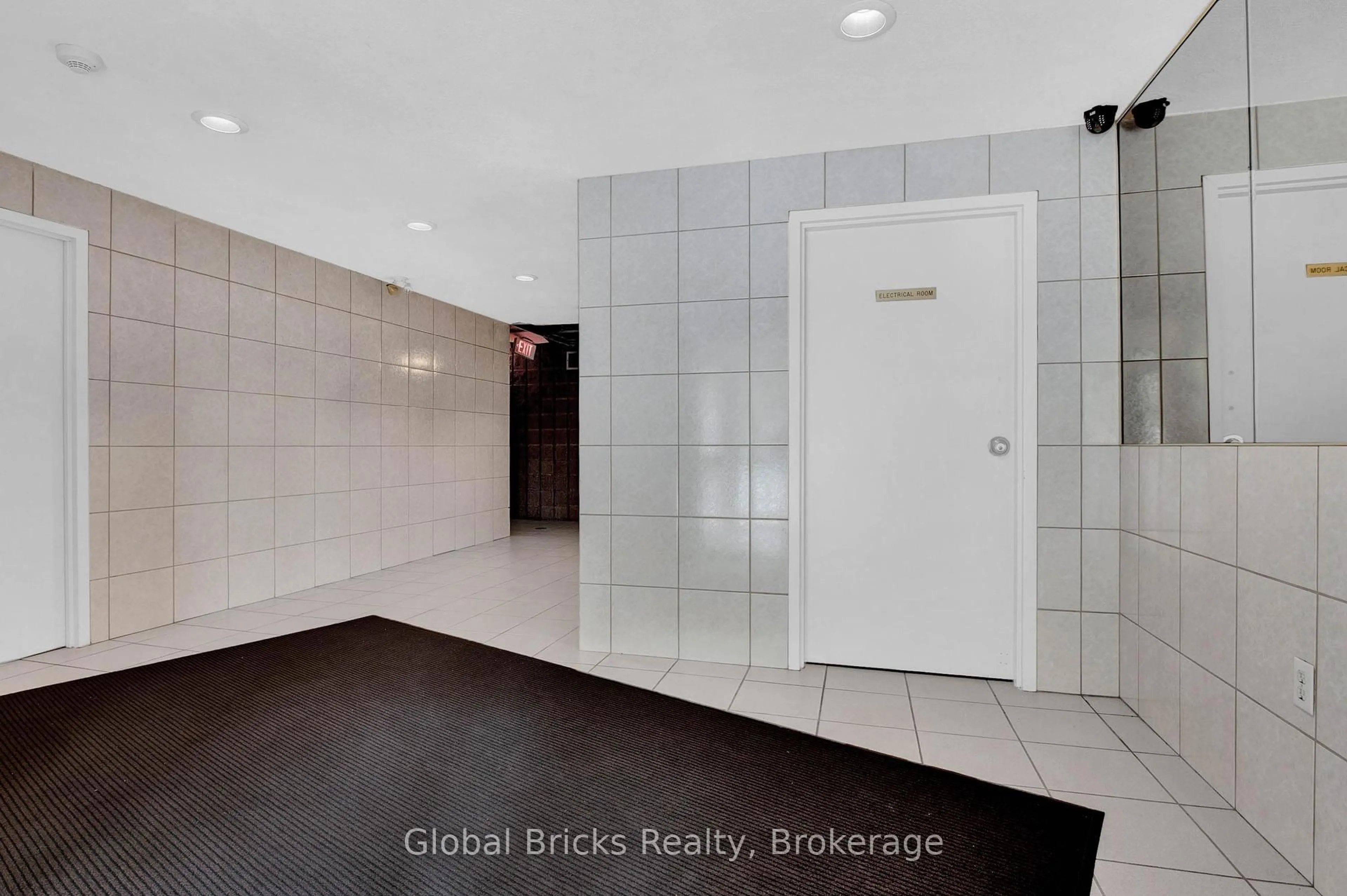 Unknown for 626 FIRST St #301, London East Ontario N5V 2A2