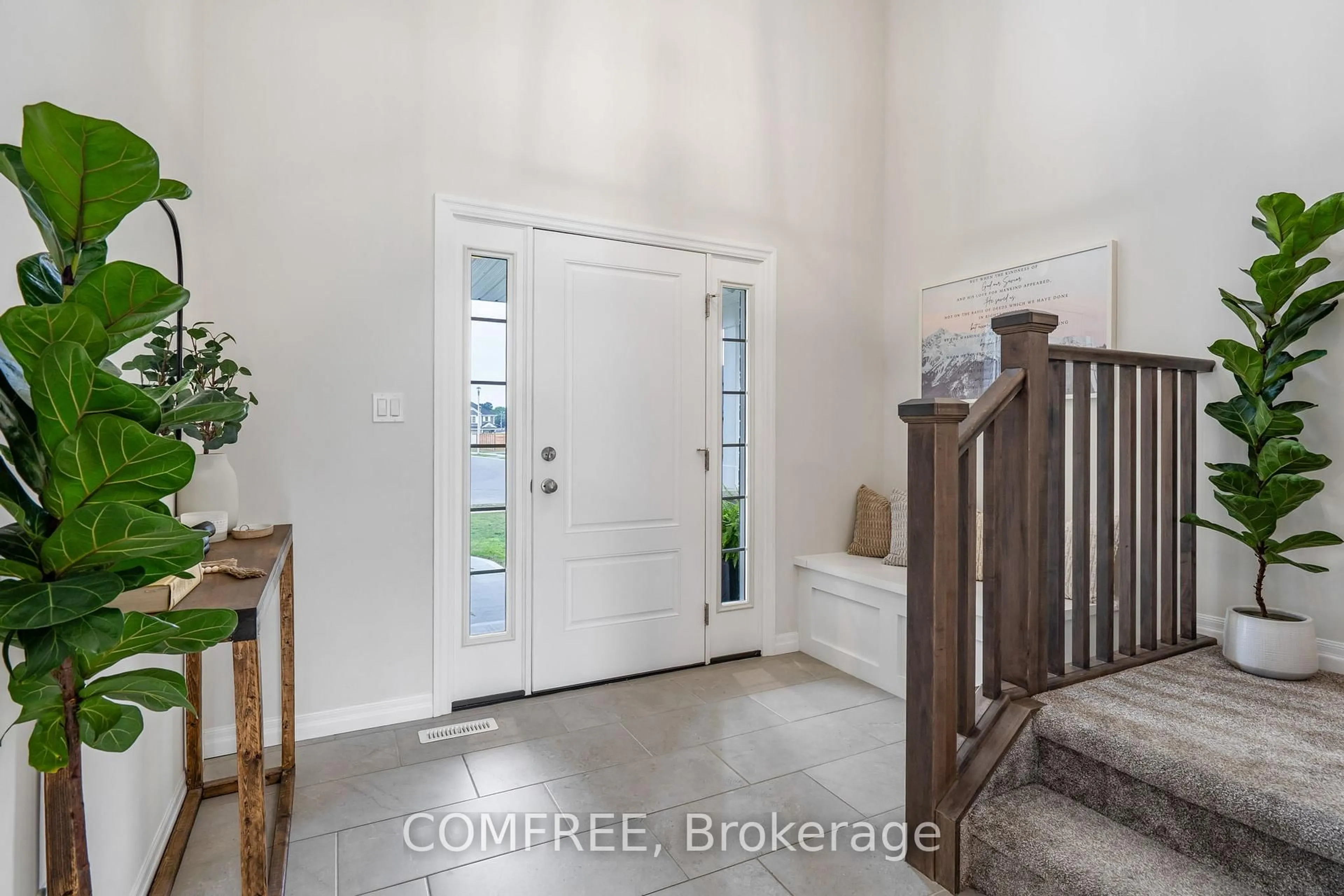 Indoor entryway for 118 Livingston Dr, Tillsonburg Ontario N4G 0J3