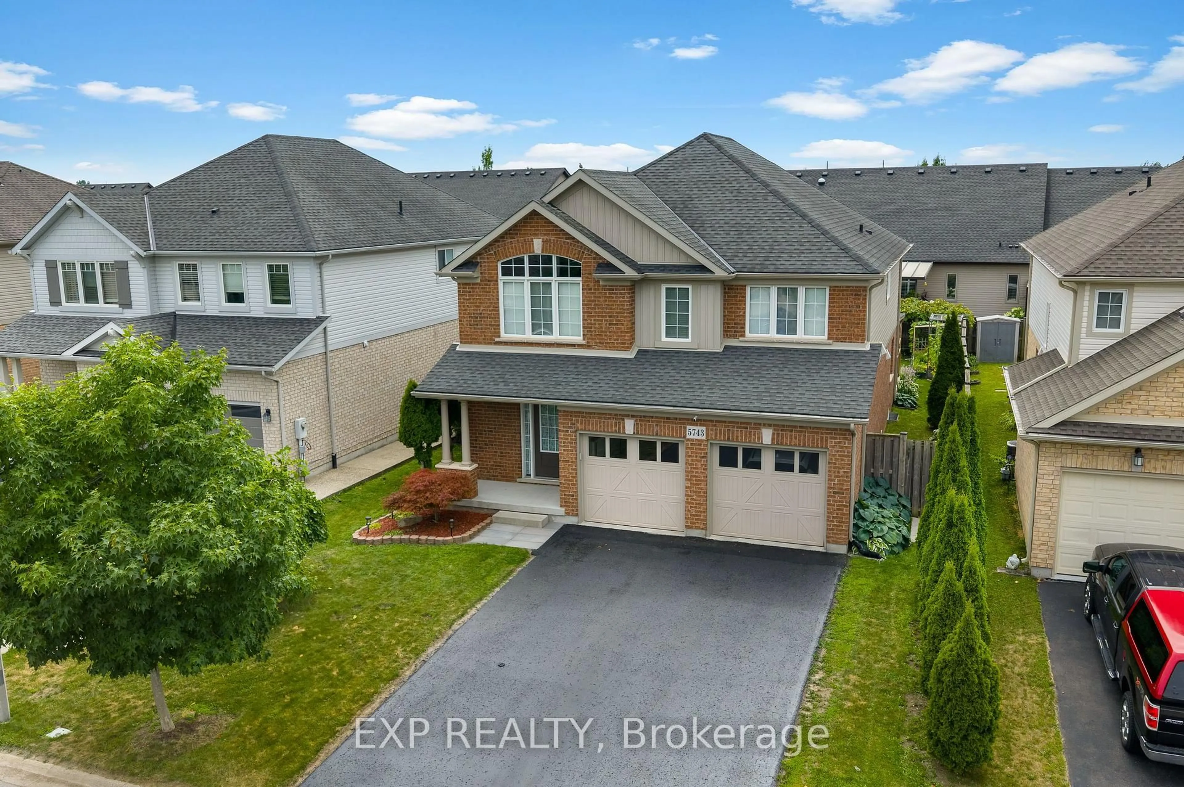A pic from outside/outdoor area/front of a property/back of a property/a pic from drone, street for 5743 Jake Cres, Niagara Falls Ontario L2H 0G3