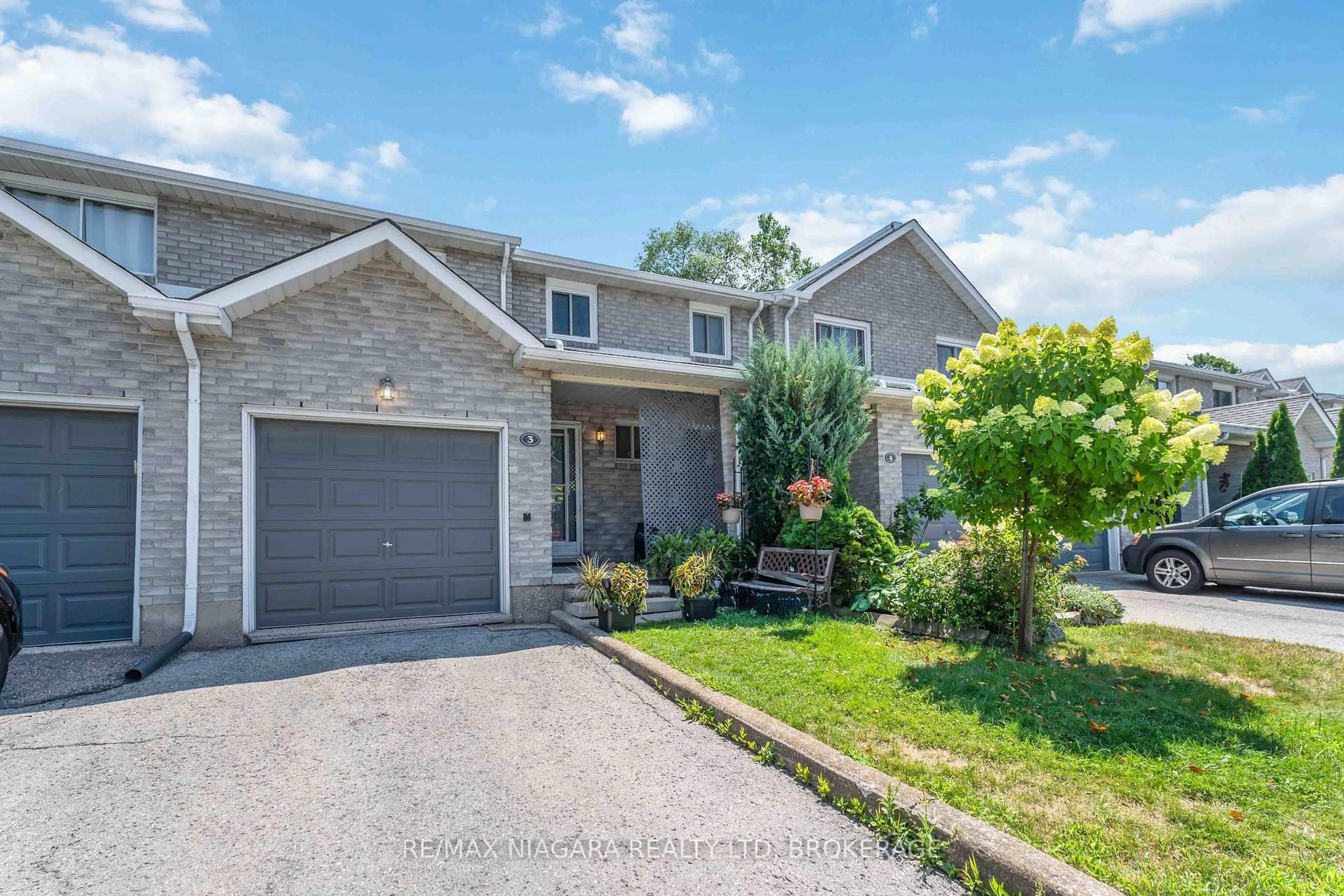Unknown for 125 Woodlawn Rd #3, Welland Ontario L3C 7B5