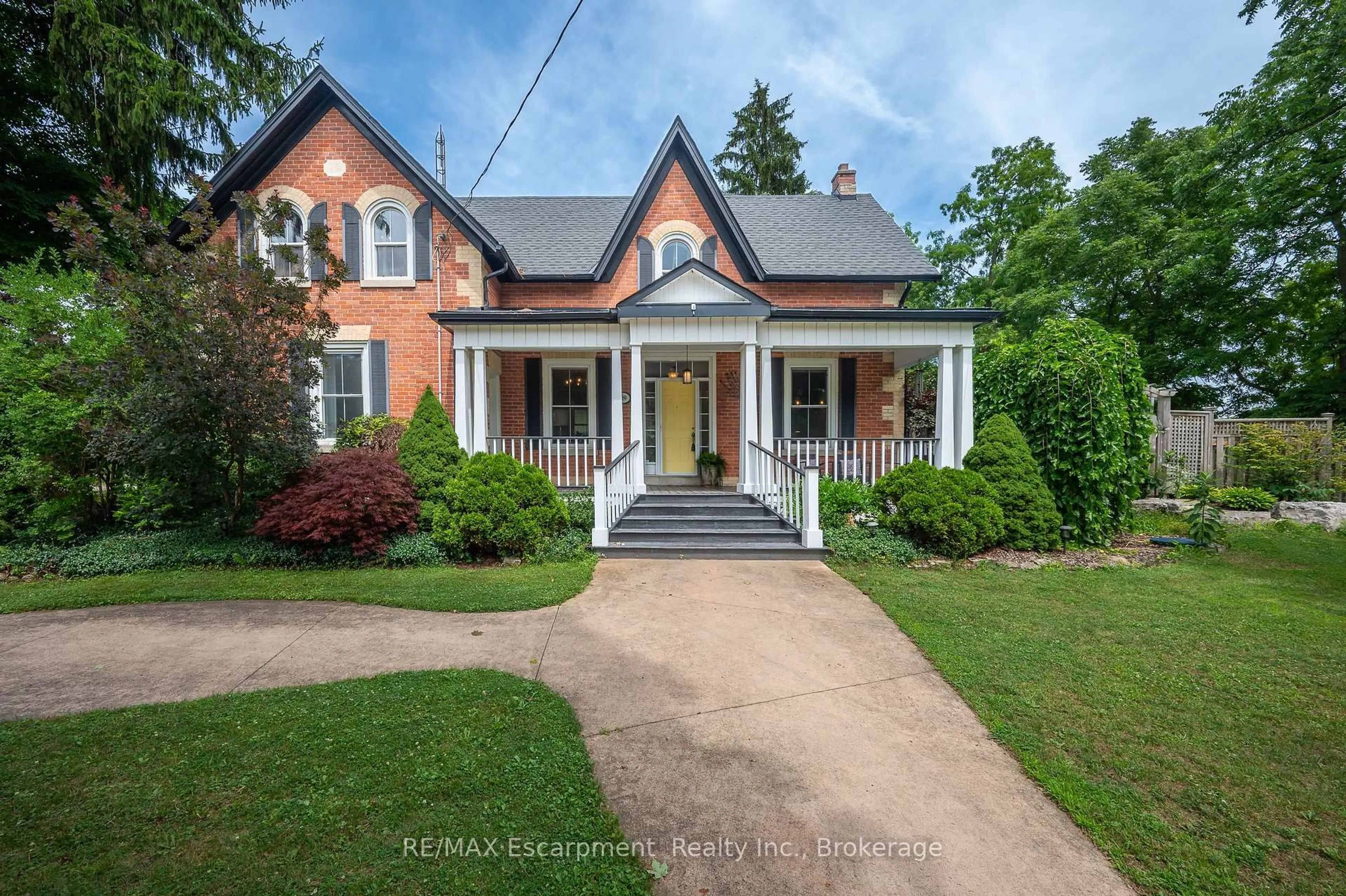 A pic from outside/outdoor area/front of a property/back of a property/a pic from drone, street for 780 Old 8 Highway, Hamilton Ontario L0R 1X0