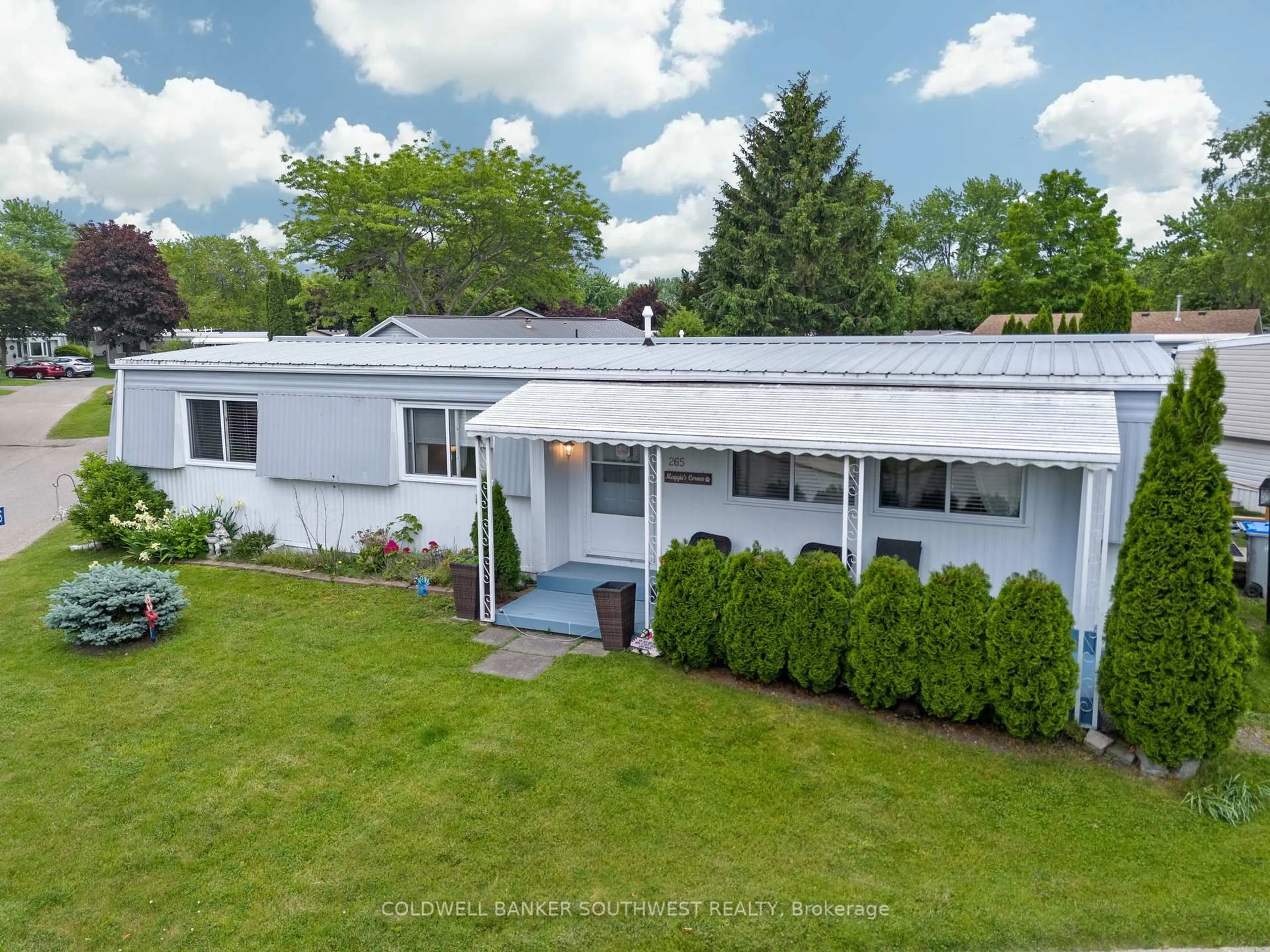 A pic from outside/outdoor area/front of a property/back of a property/a pic from drone, unknown for 265 Pebble Beach Pkwy, South Huron Ontario N0M 1T0