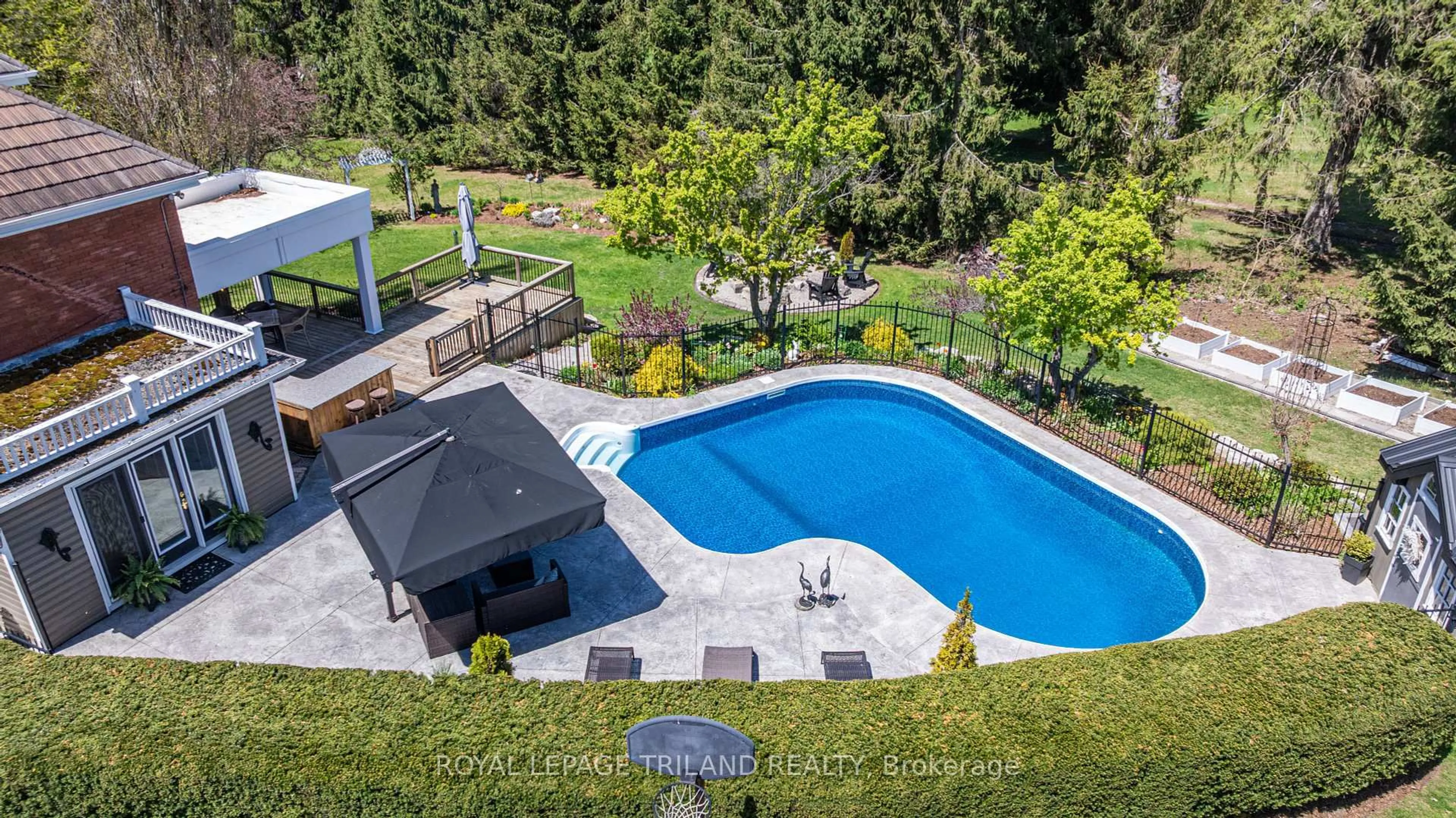 Pool for 6058 STONE CHURCH Rd, Central Elgin Ontario N0L 2L0