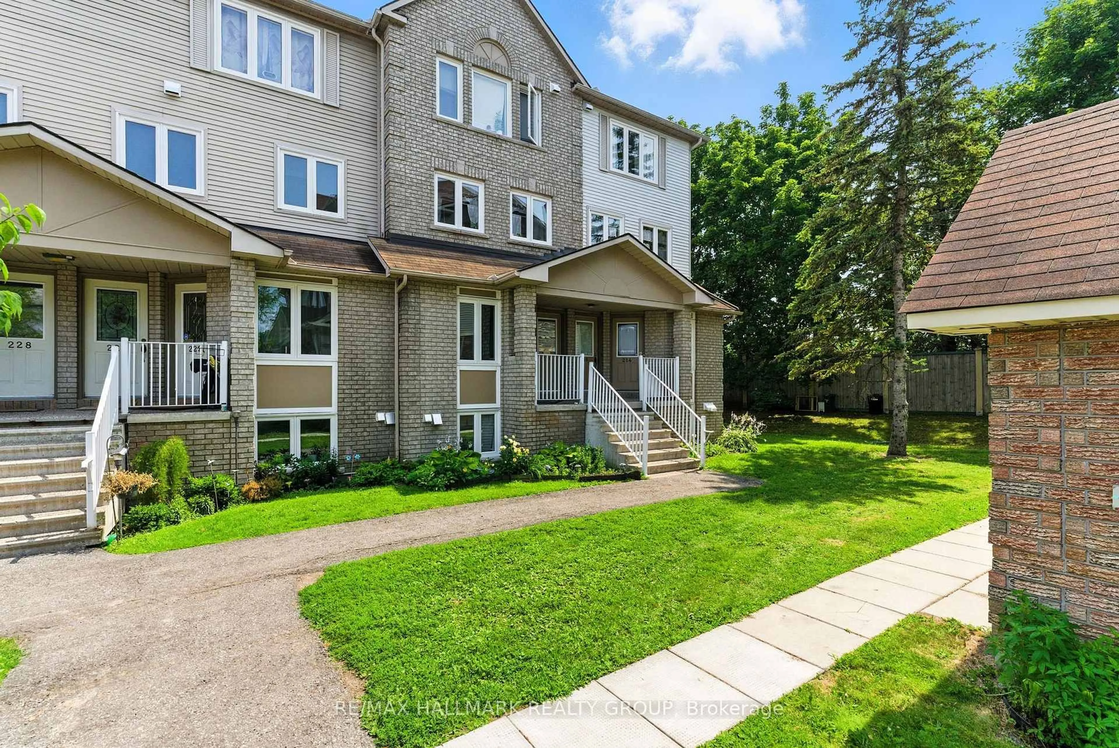 Unknown for 214 Briston Private, Ottawa Ontario K1G 5P9