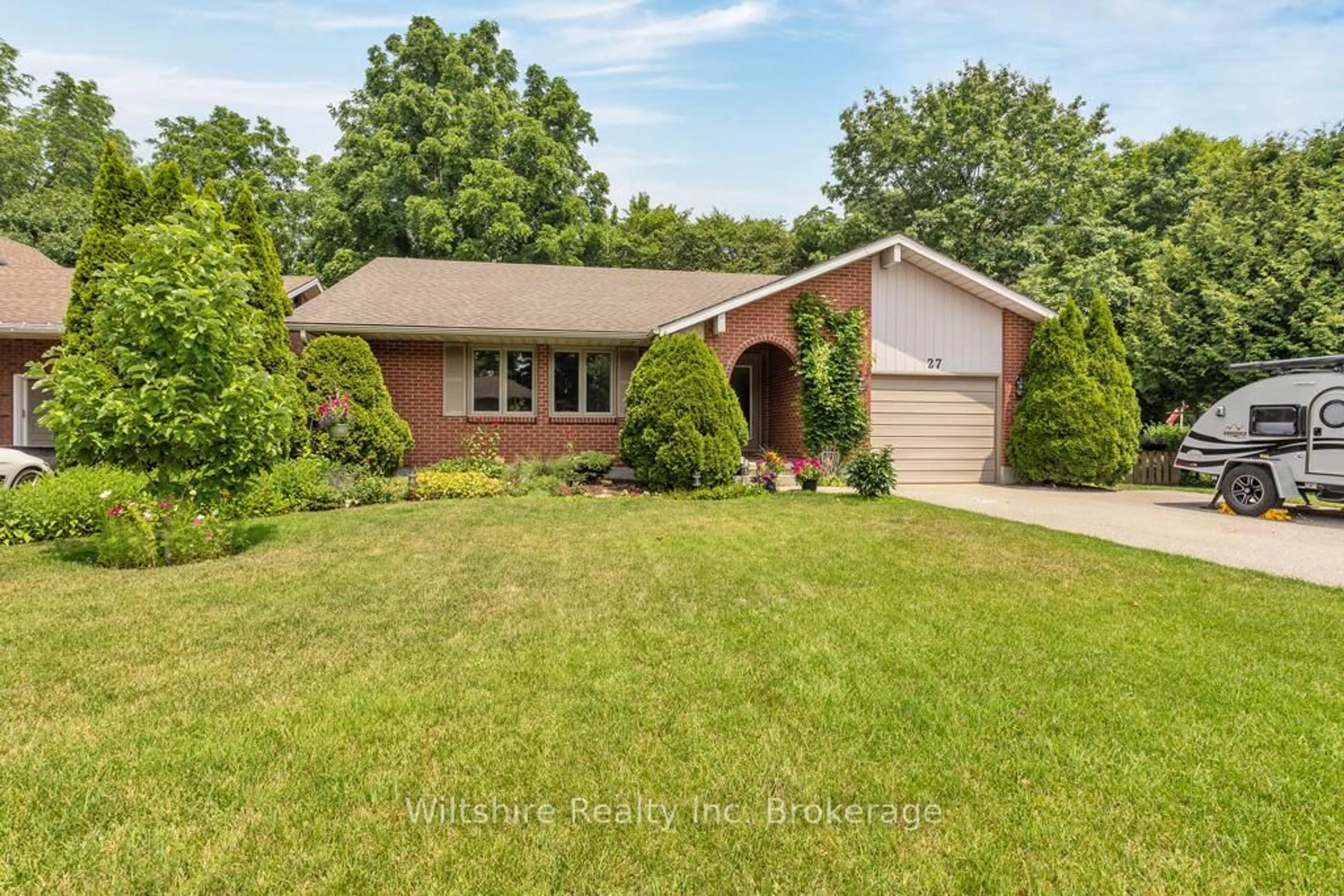 Home with brick exterior material, street for 27 Clear Valley Dr, Tillsonburg Ontario N4G 4Y7