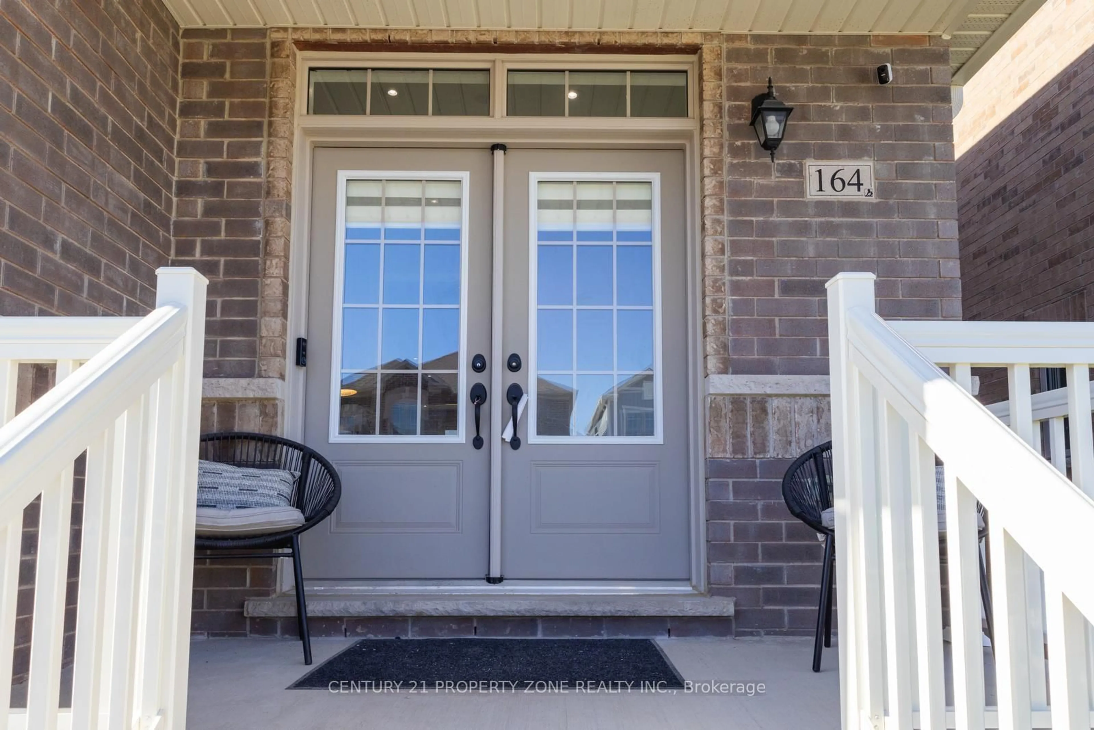 Indoor entryway for 164 limestone Lane, Shelburne Ontario L9V 3Y3