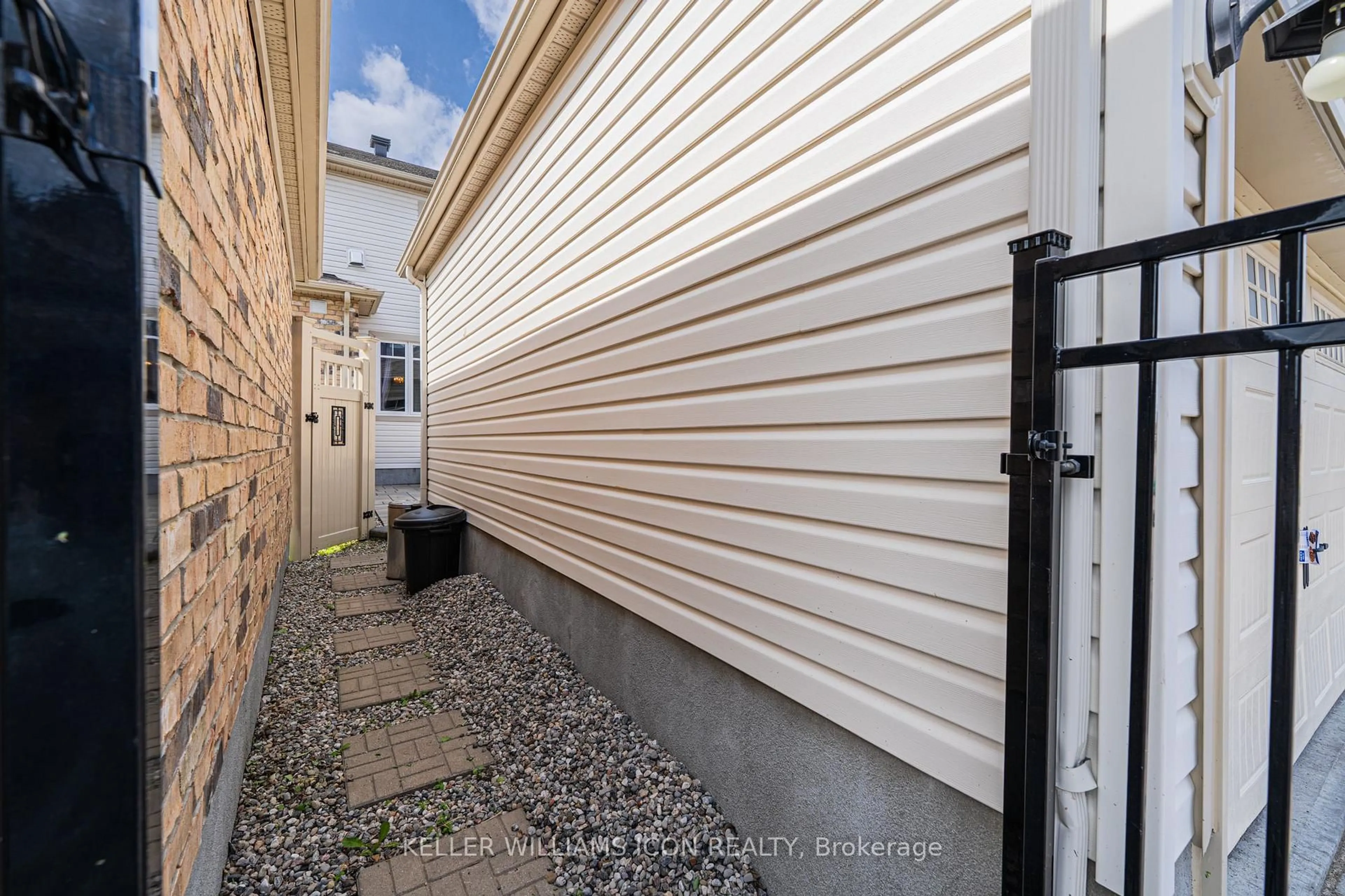 Unknown for 246 Longfields Dr, Ottawa Ontario K2J 5Y7