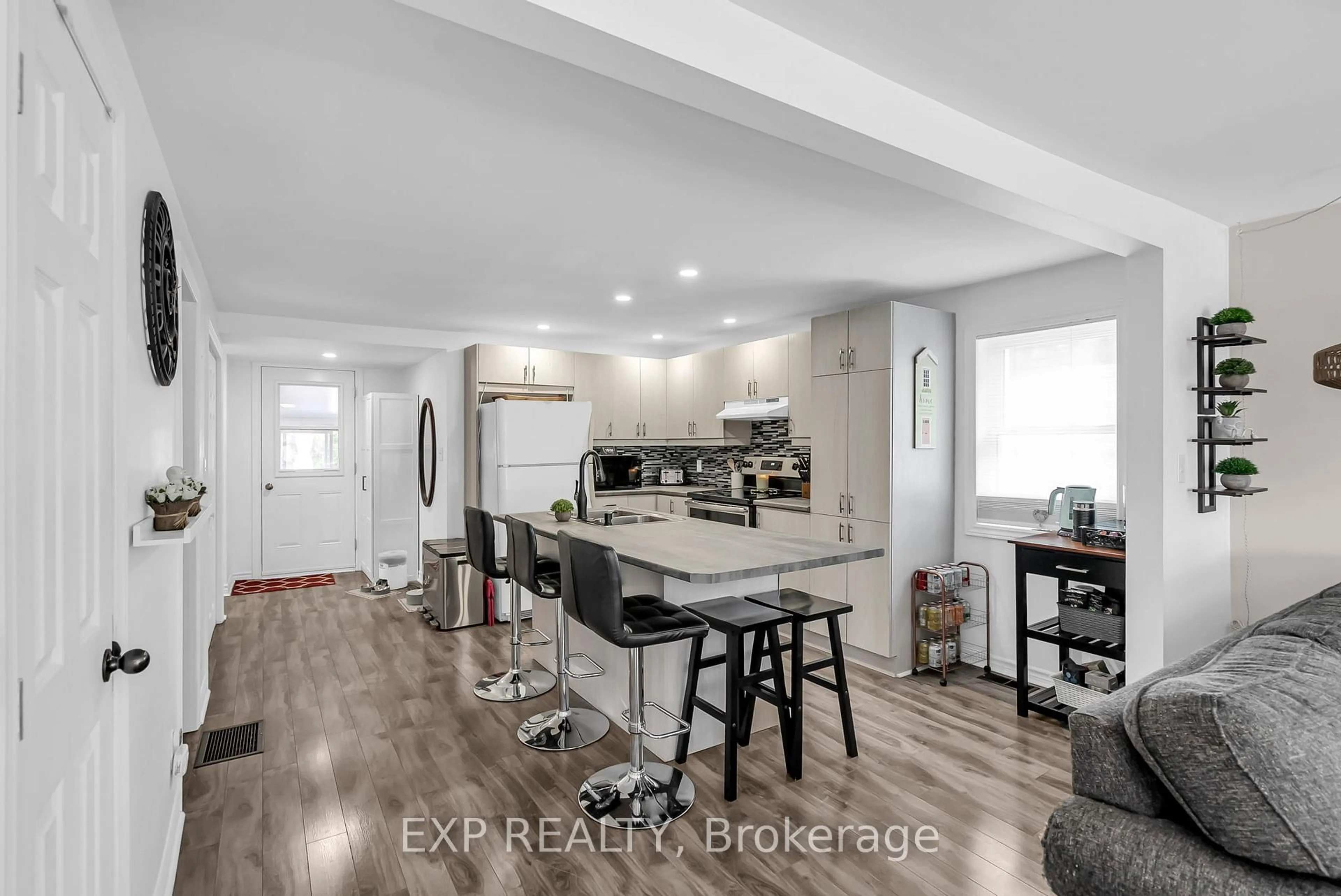 Open concept kitchen, unknown for 1205 Bedford St, Cornwall Ontario K6J 4G4