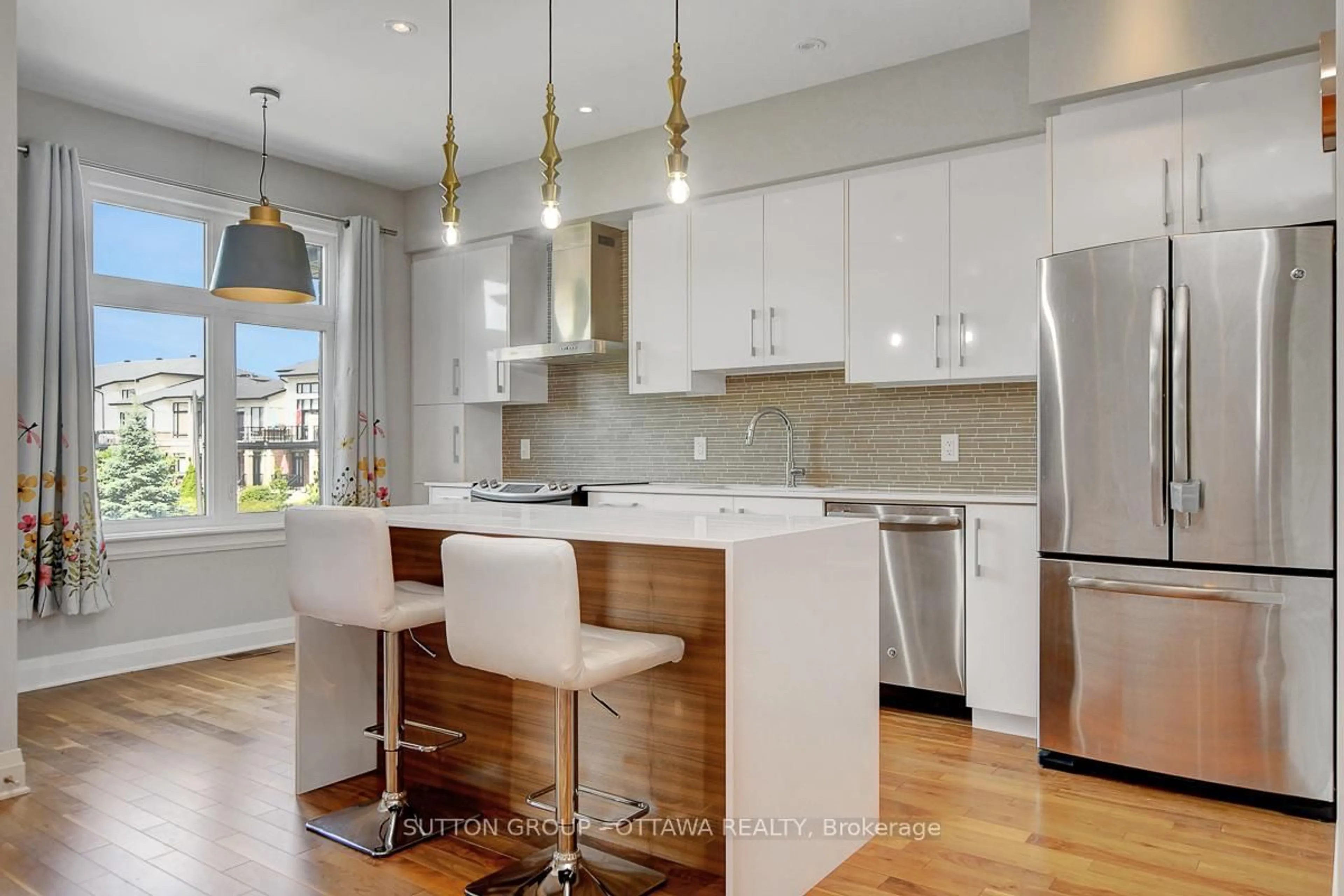 Open concept kitchen, unknown for 120 Nutting Cres, Ottawa Ontario K4M 0C3