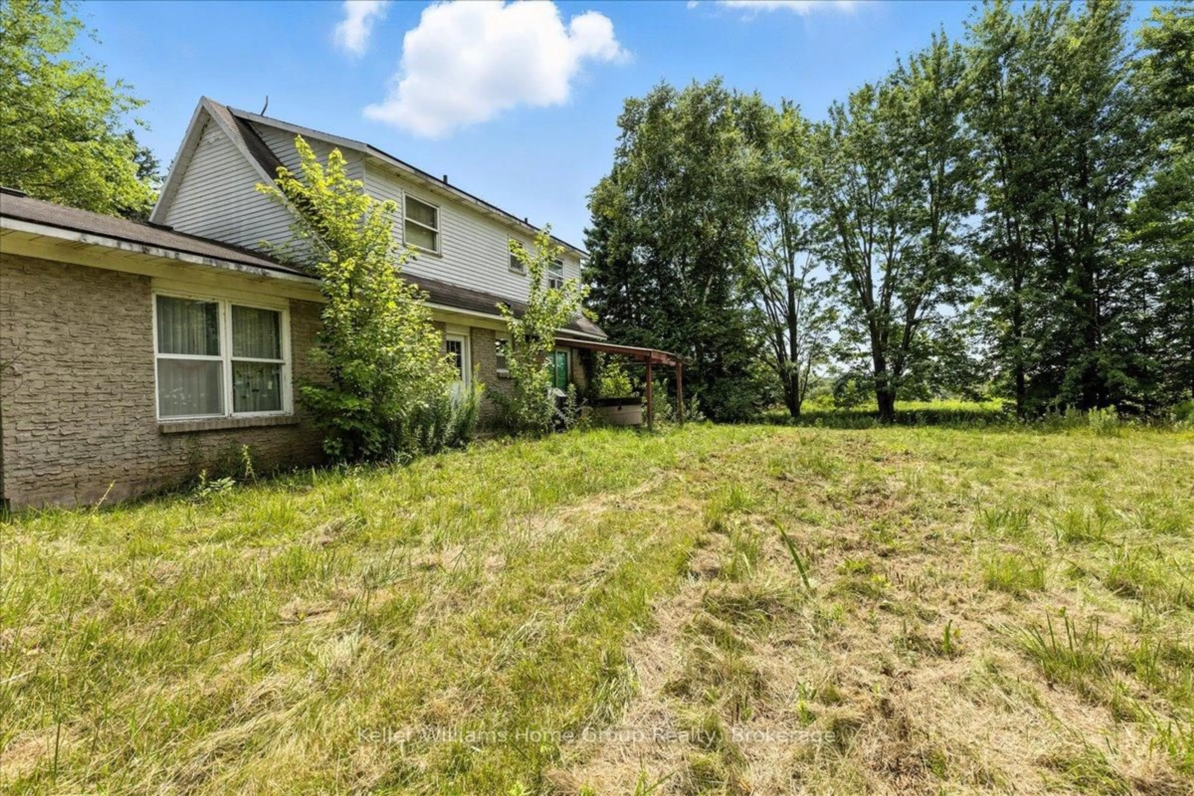 A pic from outside/outdoor area/front of a property/back of a property/a pic from drone, unknown for 8568 Sideroad 15, Centre Wellington Ontario N0B 1J0