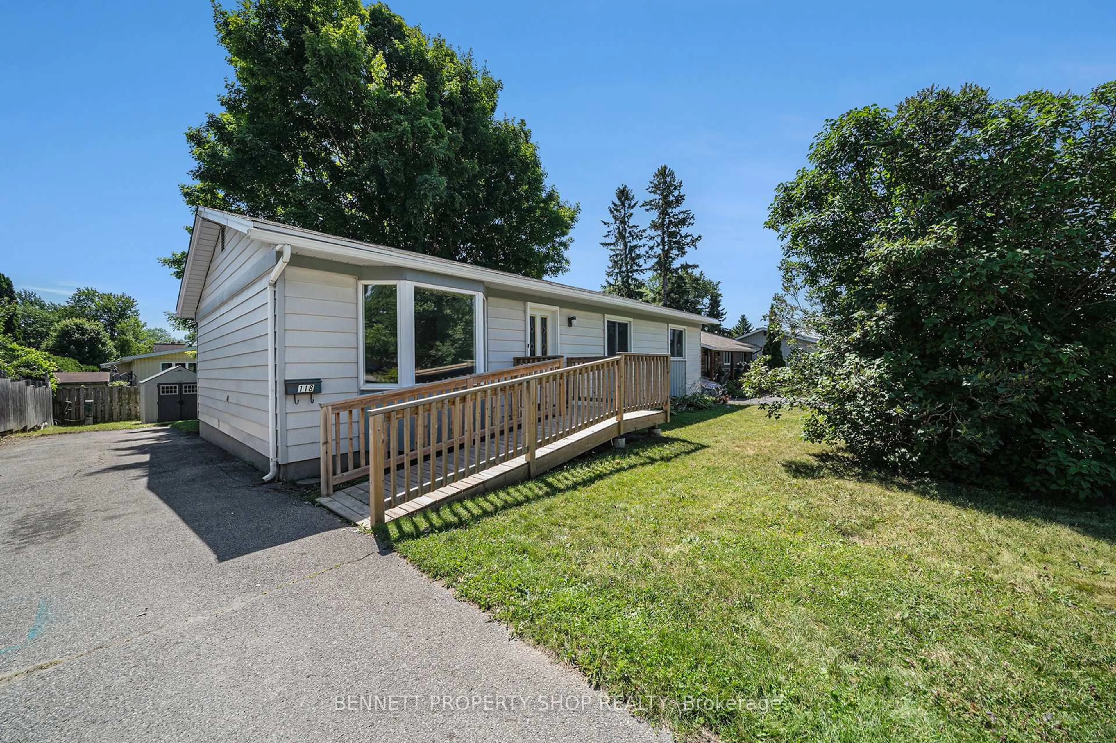 Unknown for 118 Abbeyhill Dr, Ottawa Ontario K2L 1H2