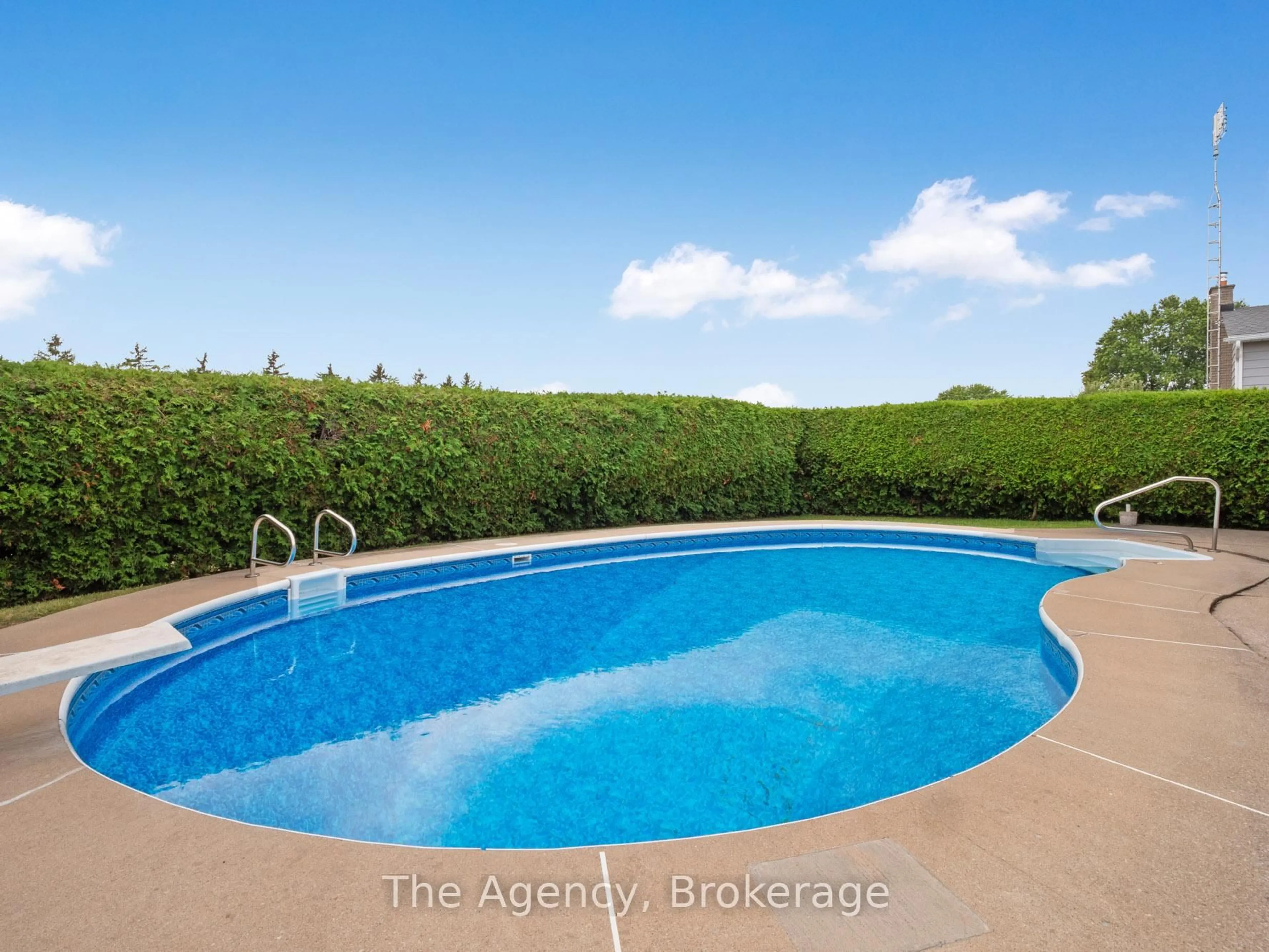 Pool for 36 Robert St, Welland Ontario L3B 5T9