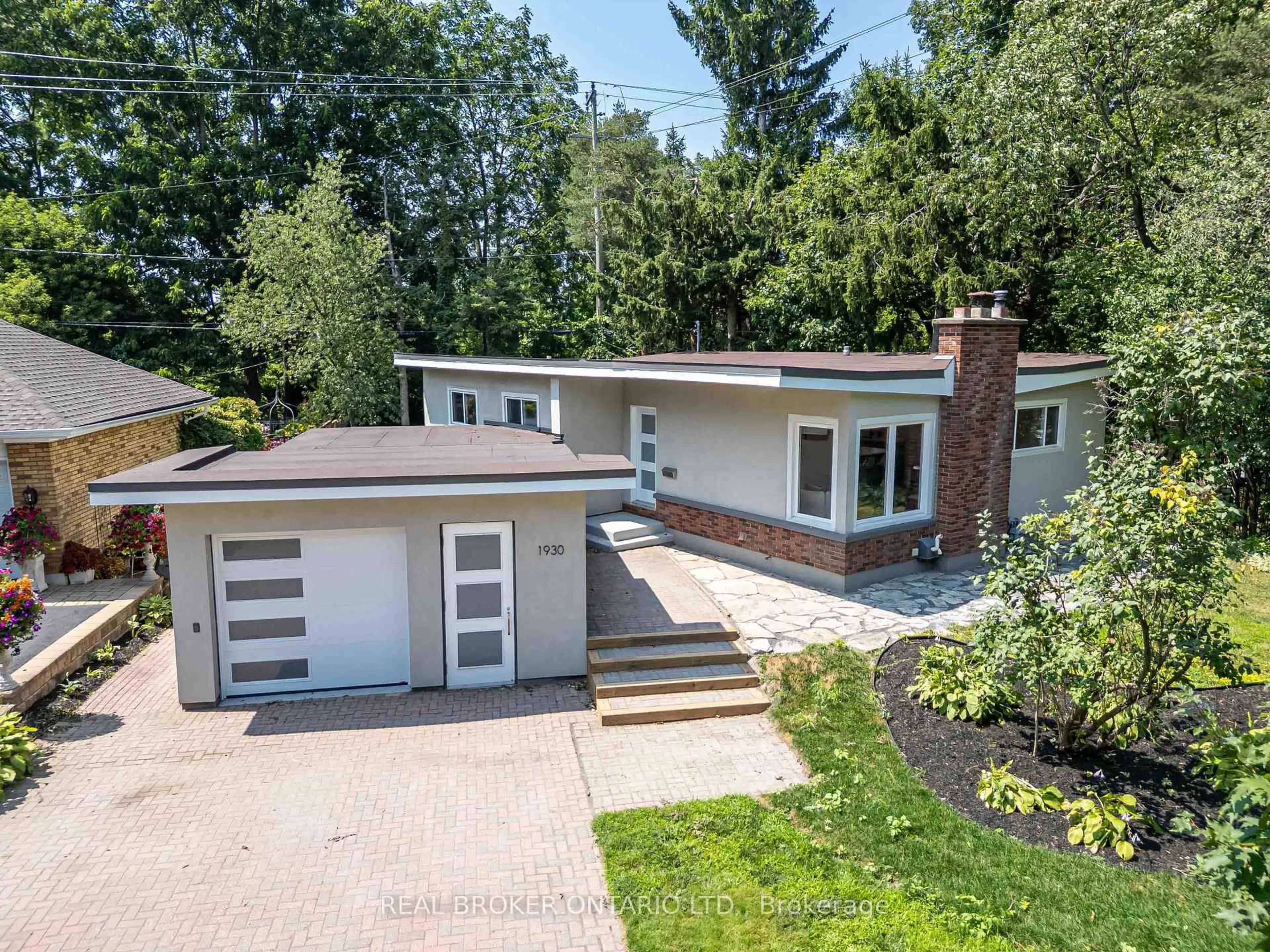 Unknown for 1930 Norwood Ave, Ottawa Ontario K1H 5K6