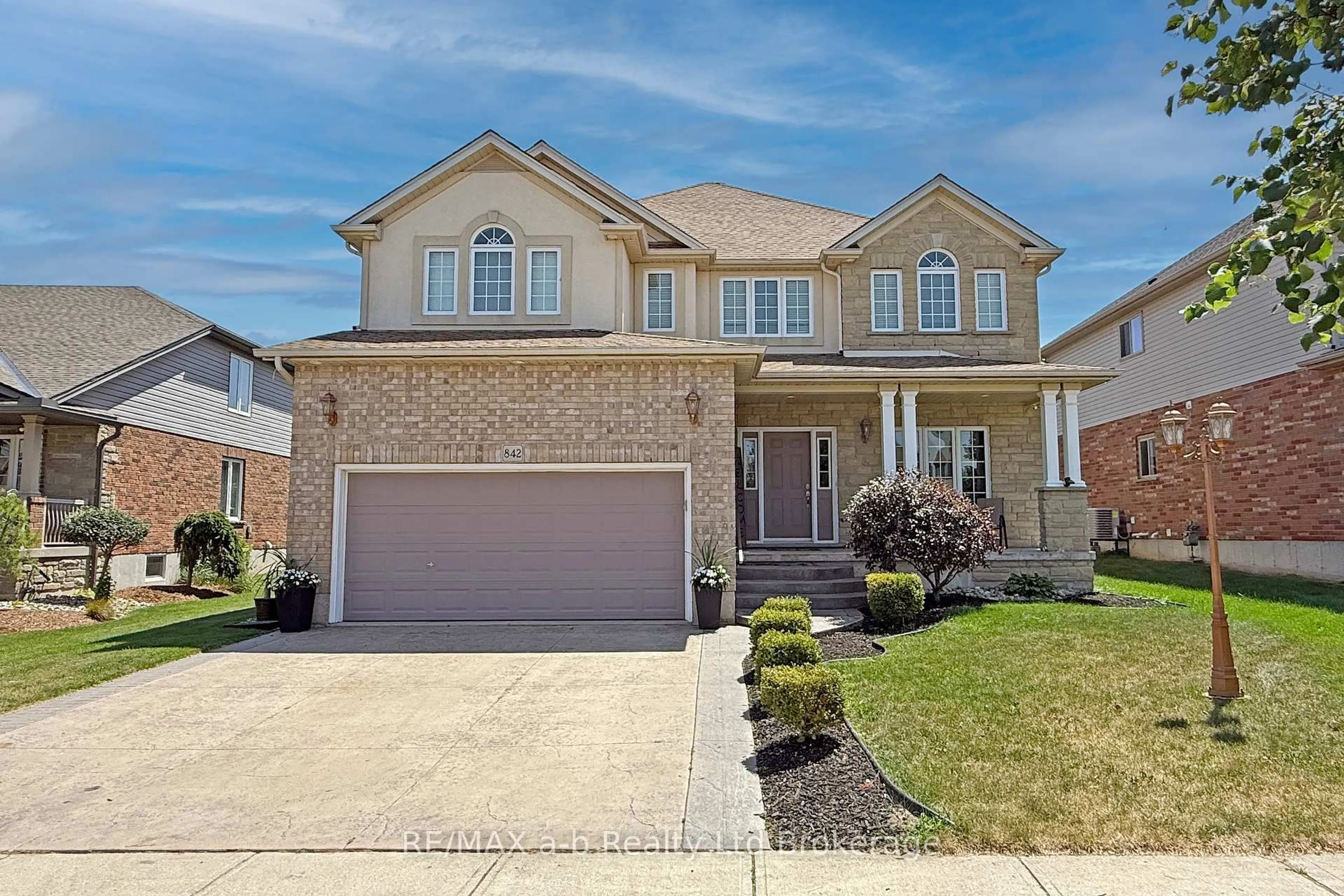 Home with brick exterior material, street for 842 Springbank Ave, Woodstock Ontario N4T 1T5