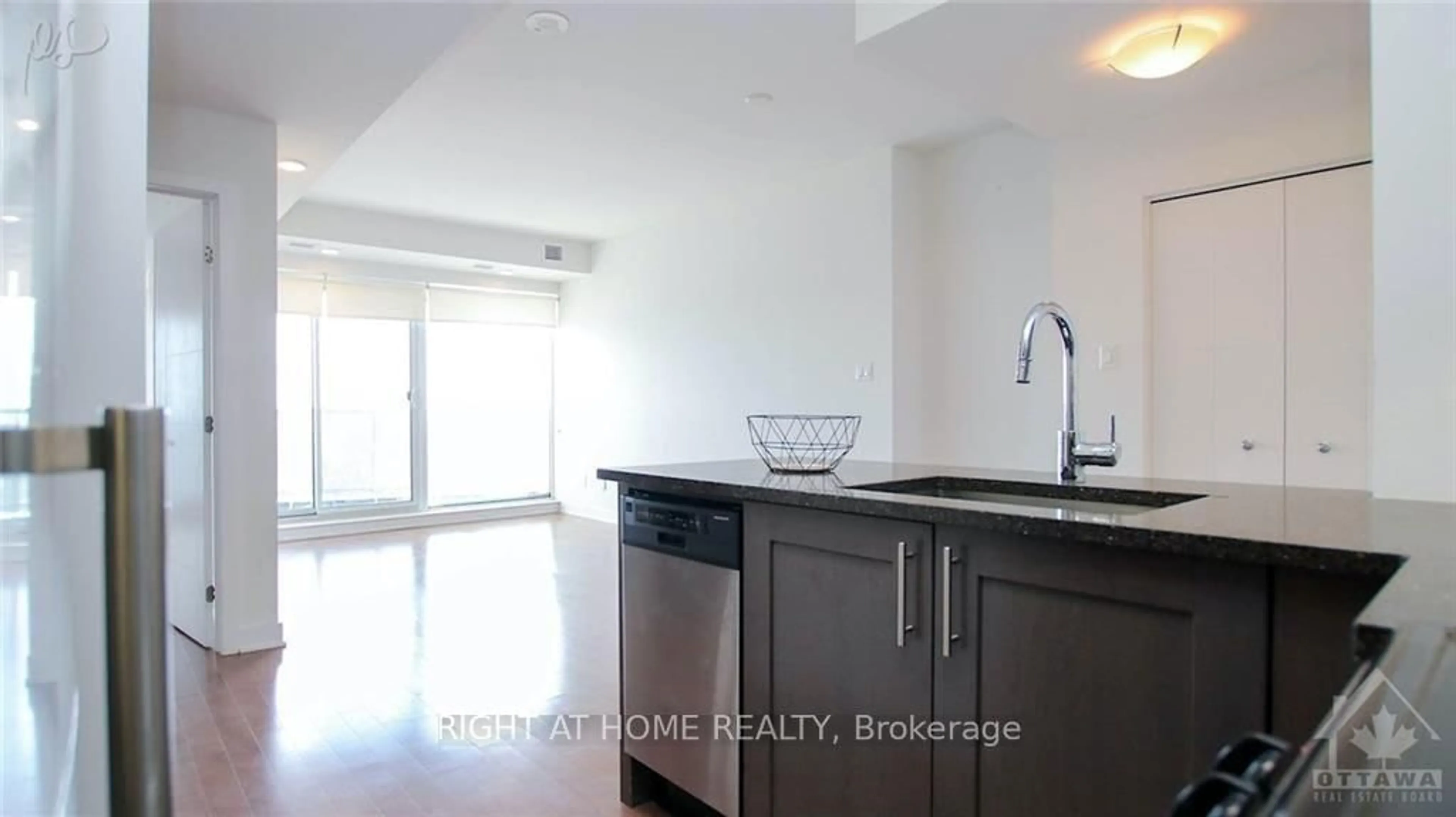 Open concept kitchen, unknown for 40 Nepean St #2306, Ottawa Ontario K2P 0X5