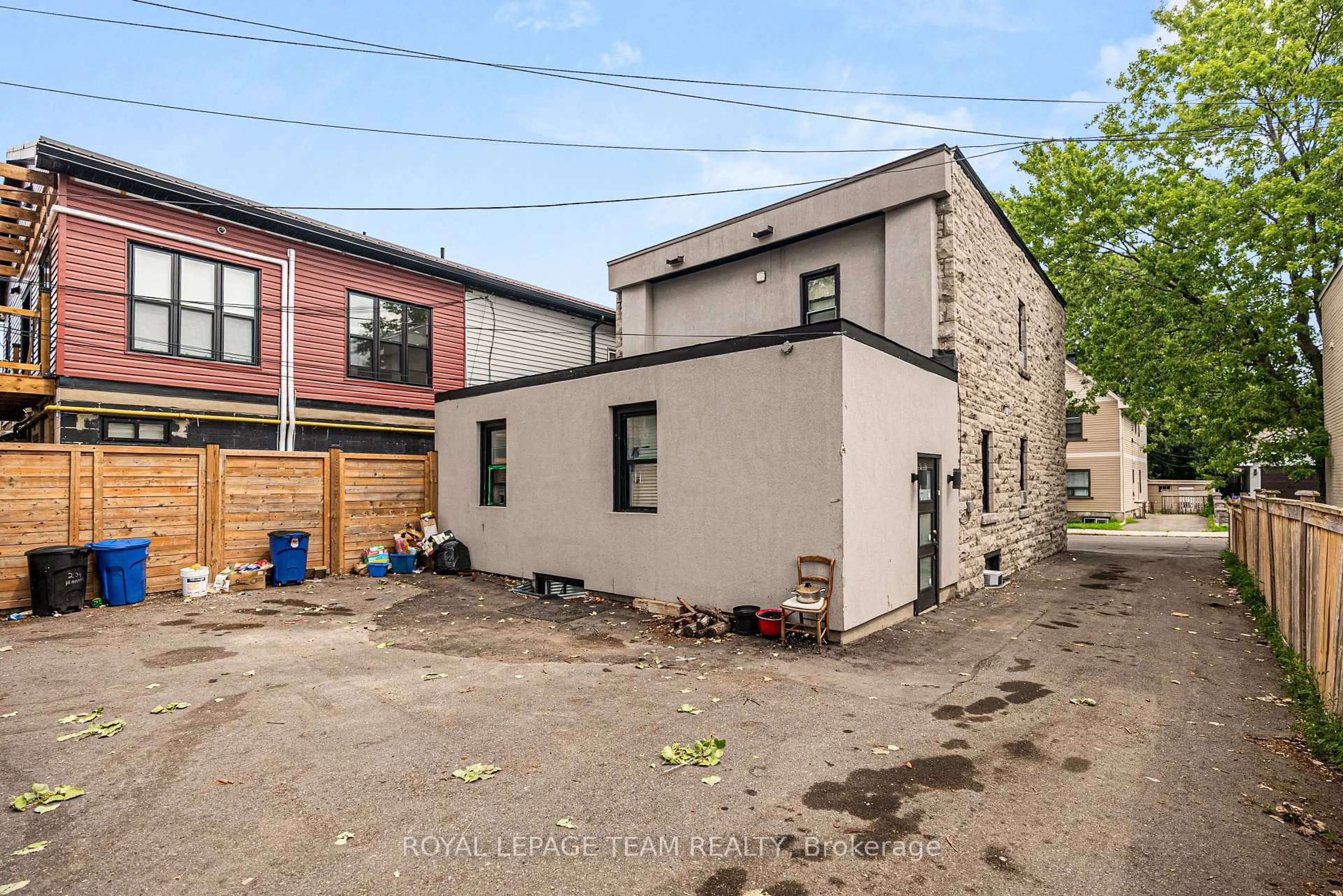 Unknown for 232-234 Hannah St, Ottawa Ontario K1L 7N2