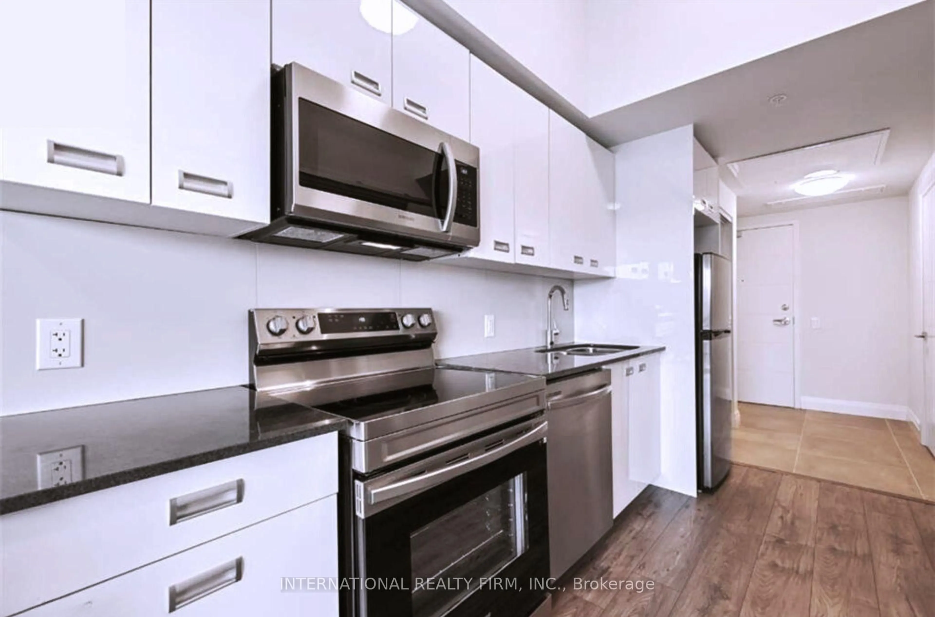 Standard kitchen, wood/laminate floor for 652 Princess St #425, Kingston Ontario K7L 1E5