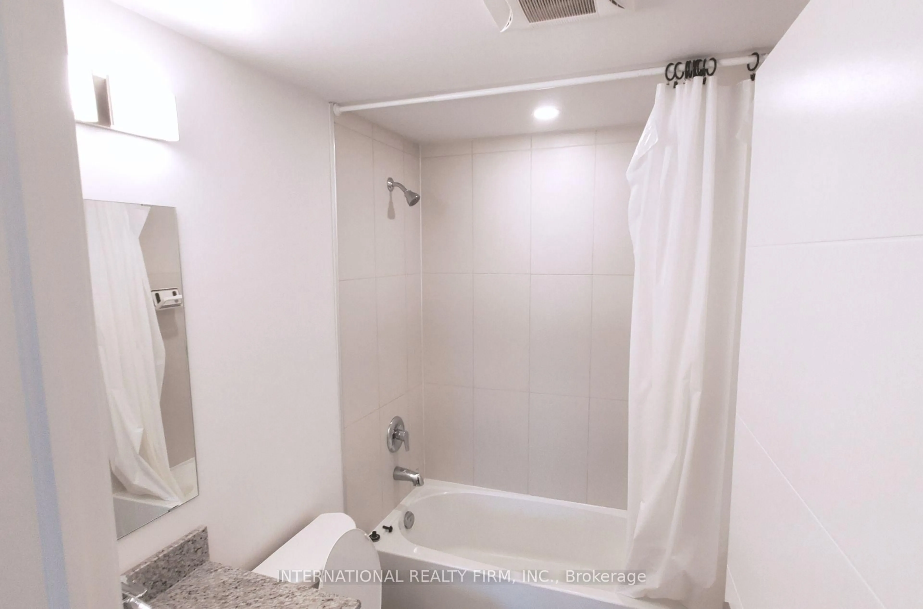 Standard bathroom, ceramic/tile floor for 652 Princess St #425, Kingston Ontario K7L 1E5