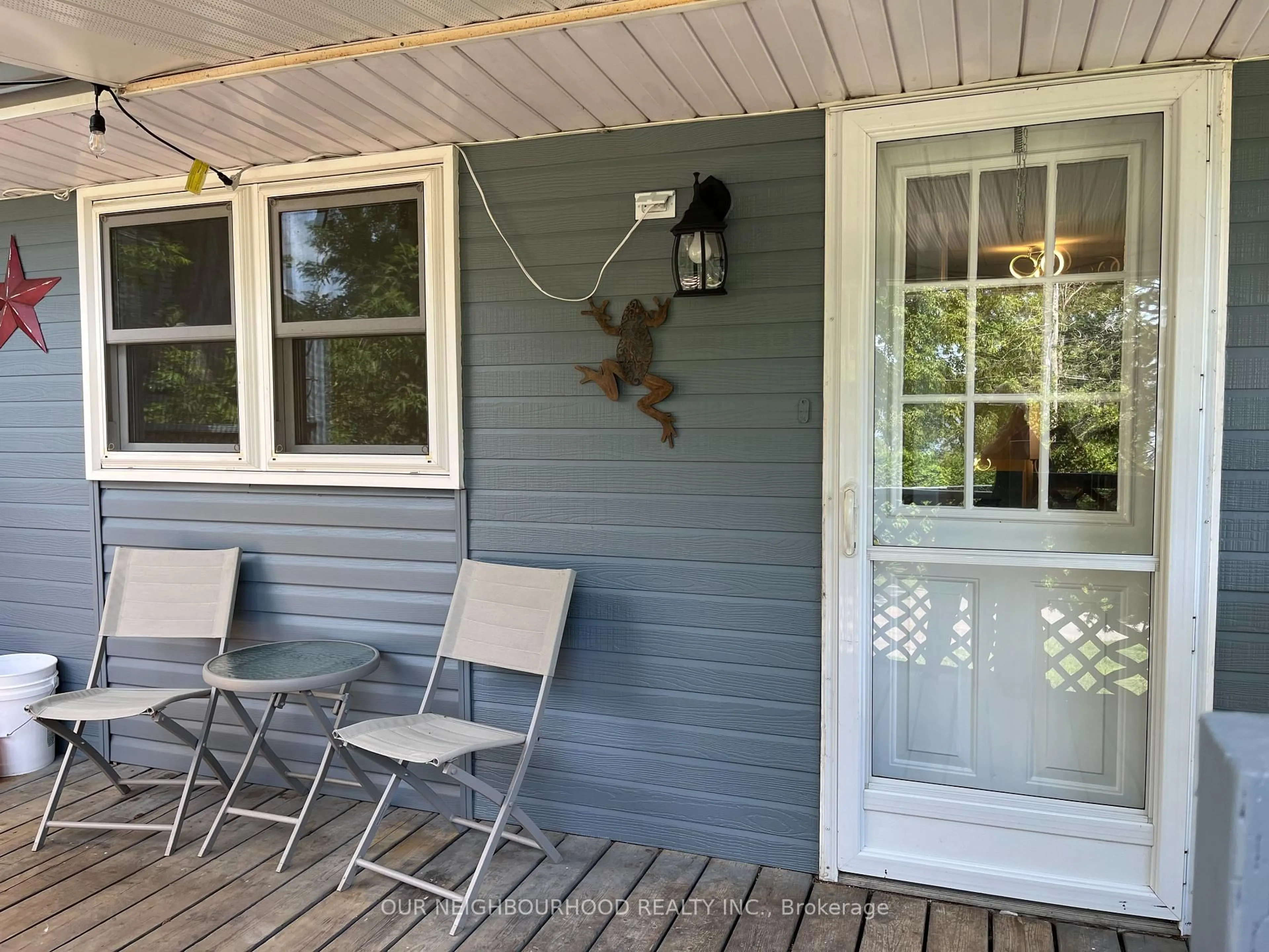 Patio, street for 72 Lakeshore Rd, Limoges Ontario K0K 2M0